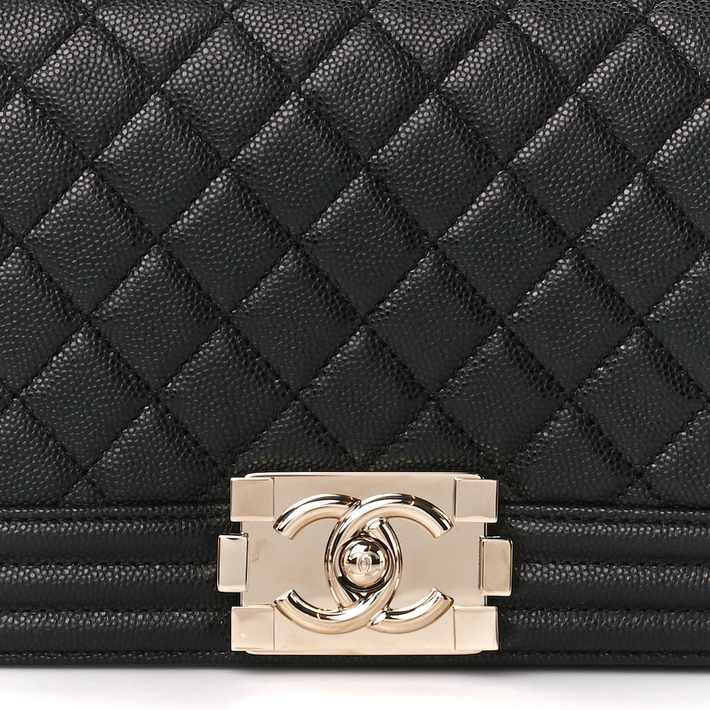Caviar Quilted Medium Boy Flap Black