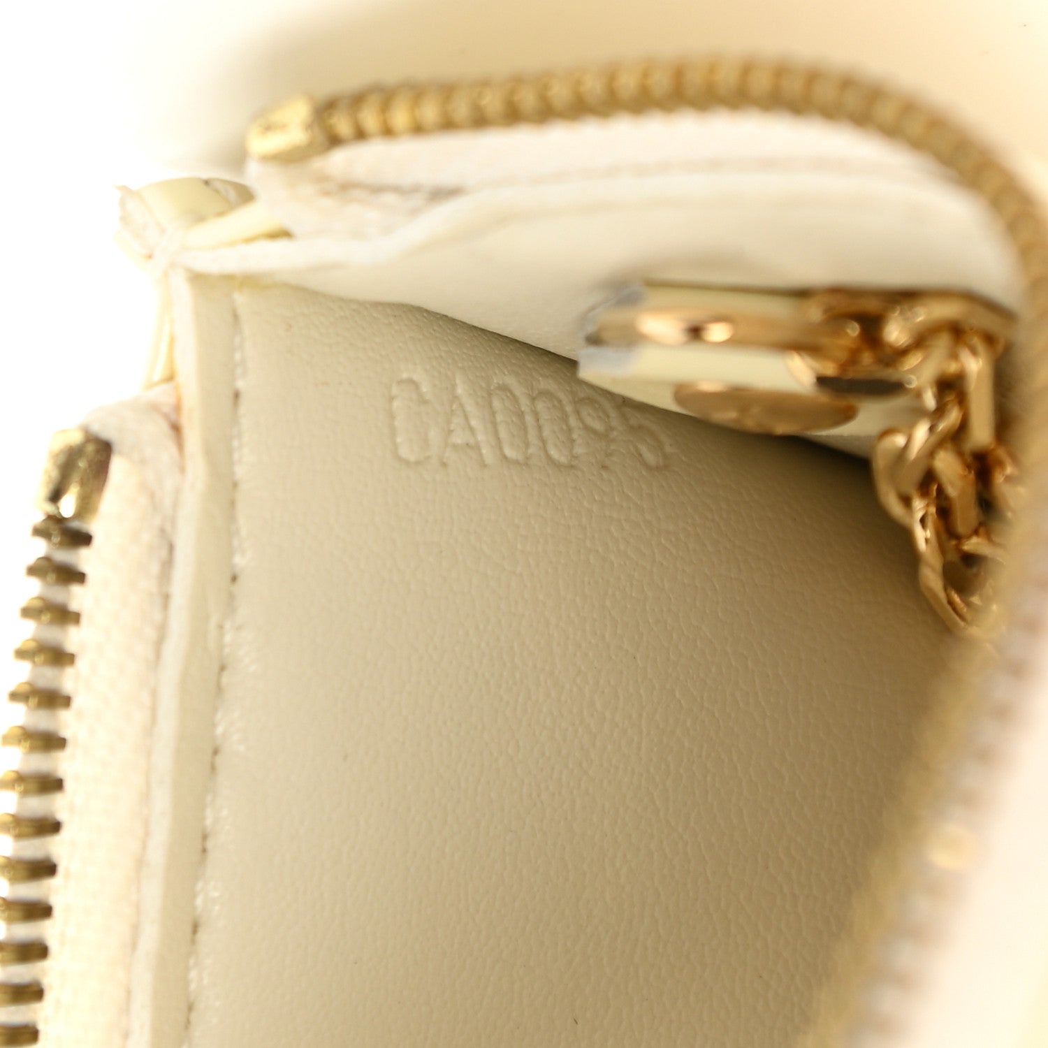 Louis Vuitton Vernis Key Pouch Perle 7 of 7