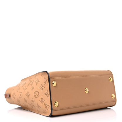 Louis Vuitton Mahina On My Side Arizona 4 of 11