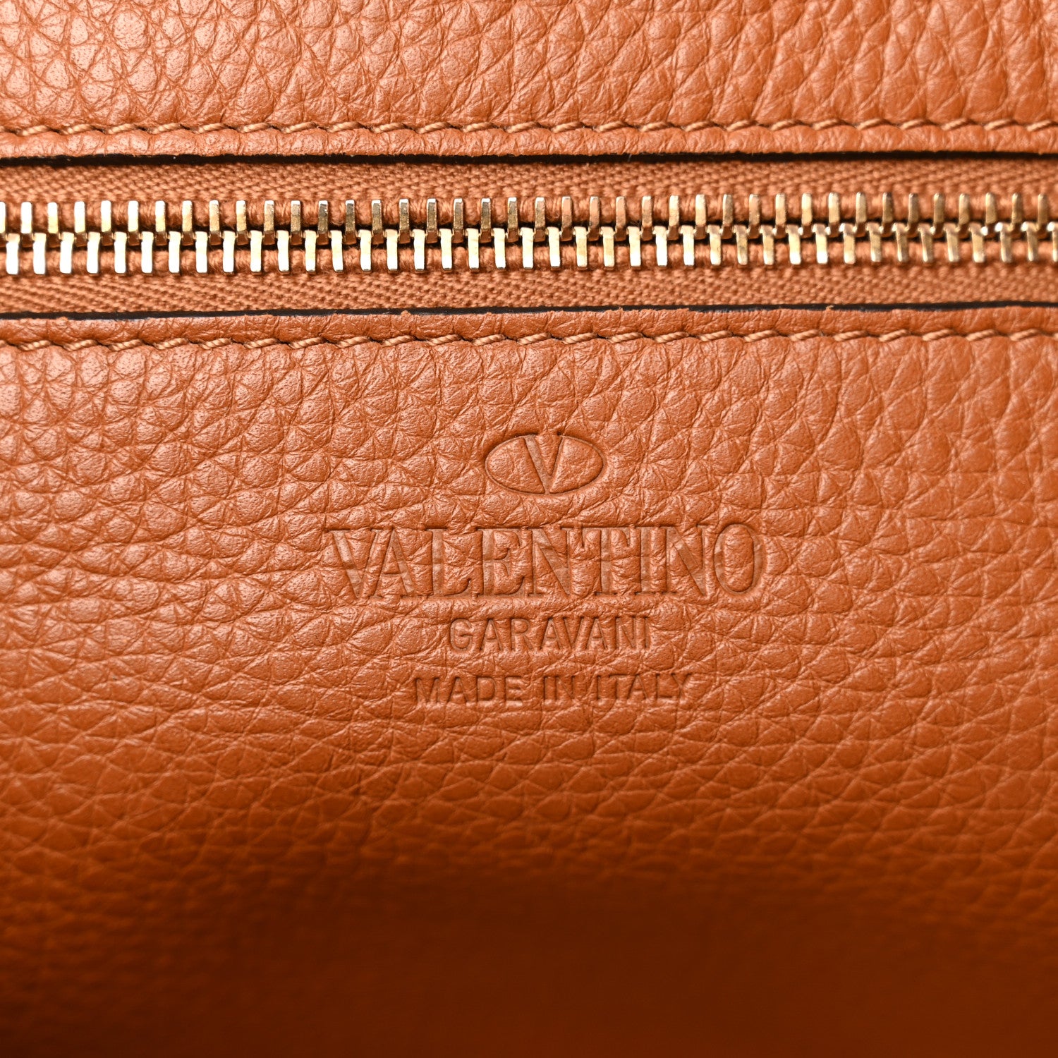 Valentino Garavani Pebbled Calfskin Large Rockstud Flip-Lock Messenger Bag Light Cuir 6 of 11
