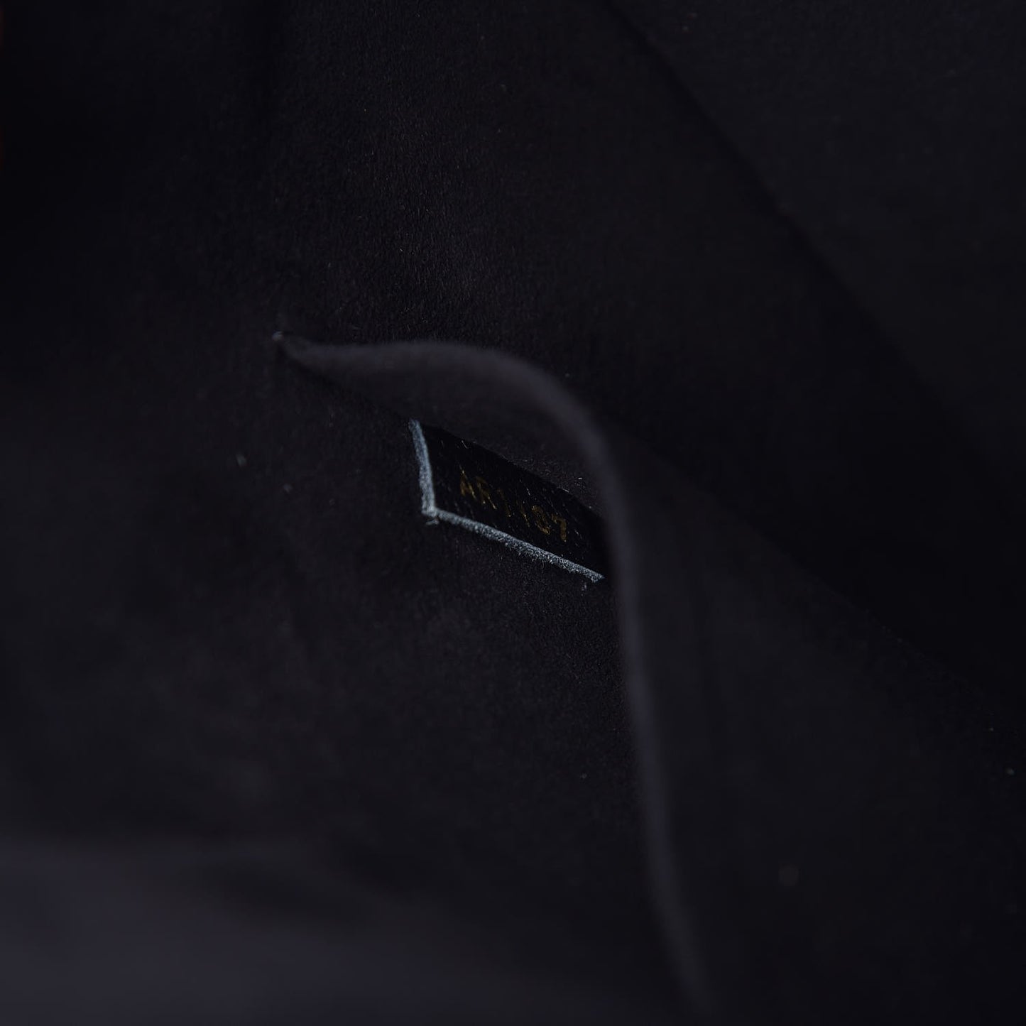 Calfskin Lockmeto Black