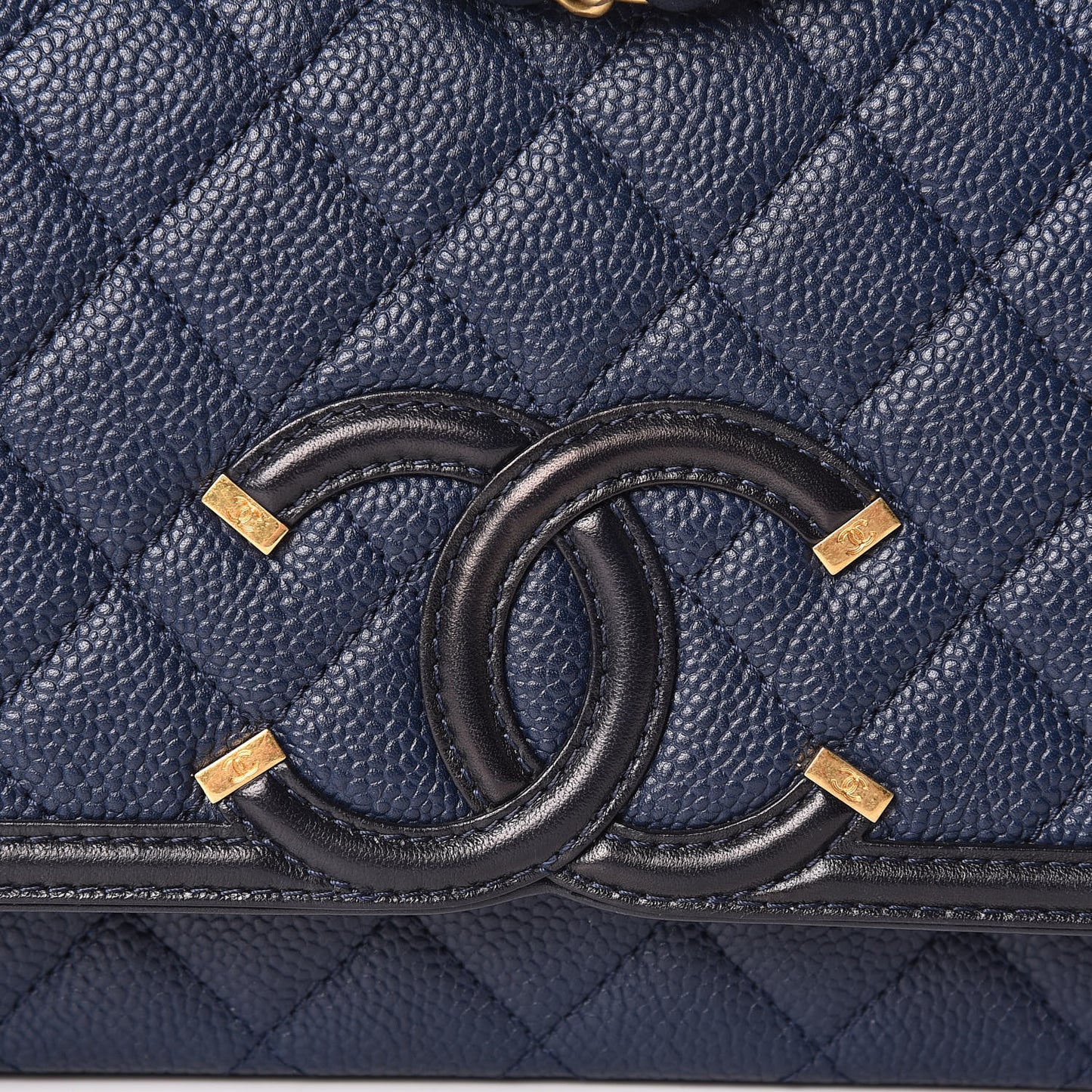 Caviar Quilted Medium CC Filigree Flap Navy Black