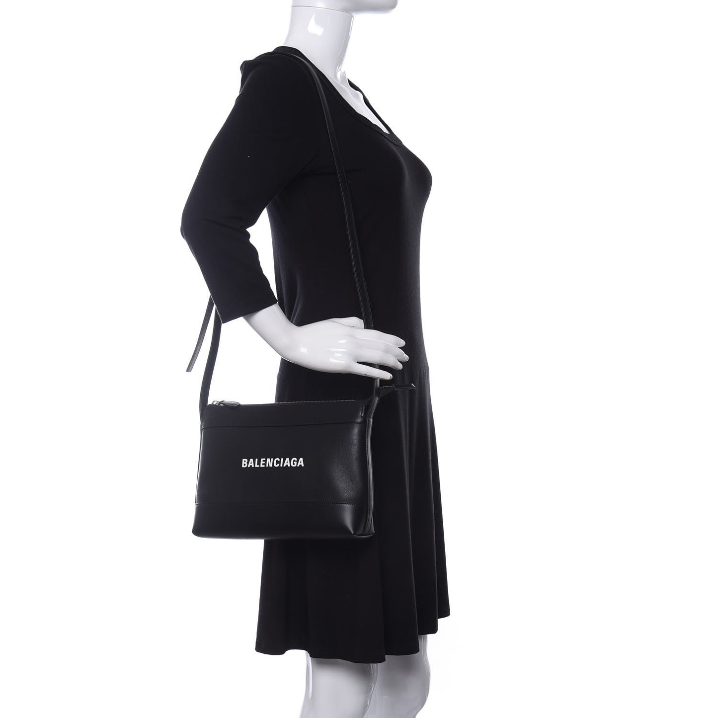 Calfskin Logo Shouder Bag Black