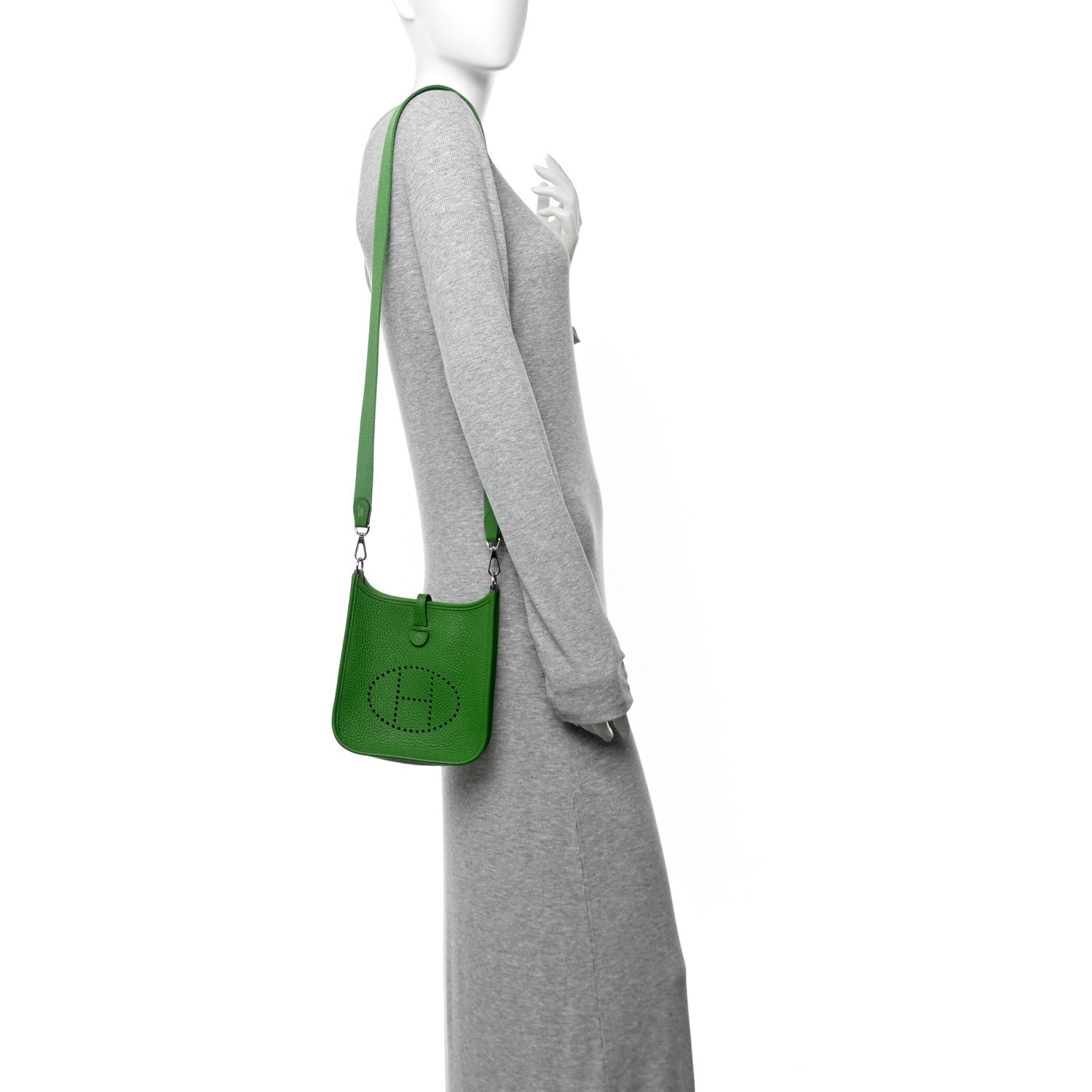 エルメスツイリ- Hermes Taurillon Clemence Amazone Evelyne TPM Vert Yucca 1748585