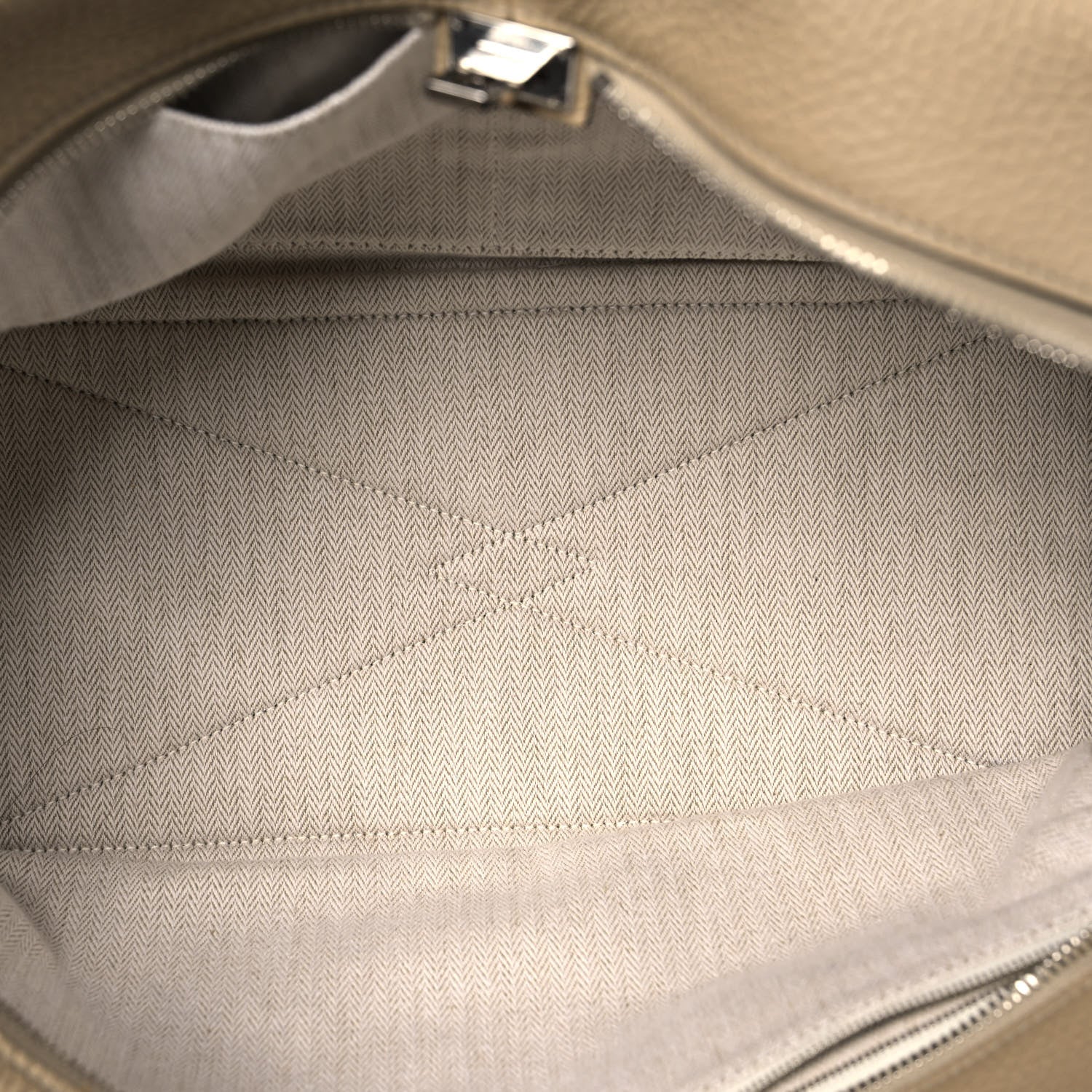 Hermes Taurillon Clemence Victoria II 35 Trench 5 of 10