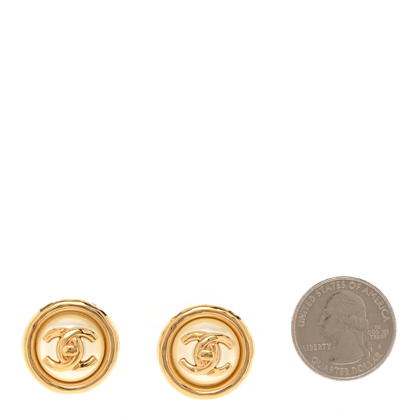 Pearl CC Turnlock Round Earrings Gold