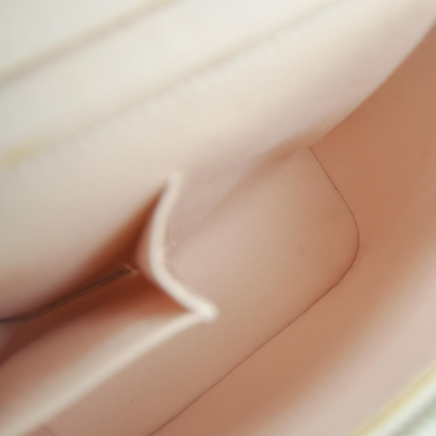 Vernis Sullivan Vertical Marshmallow