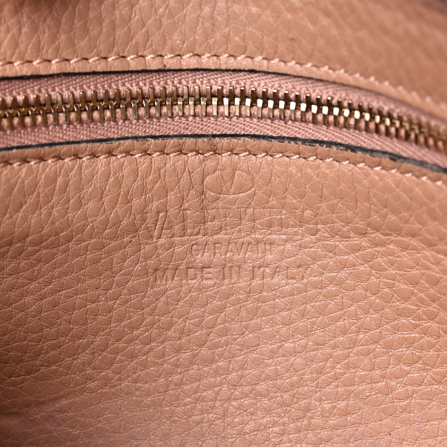 Pebbled Calfskin Small Rockstud Flip-Lock Messenger Bag Soft Noisette