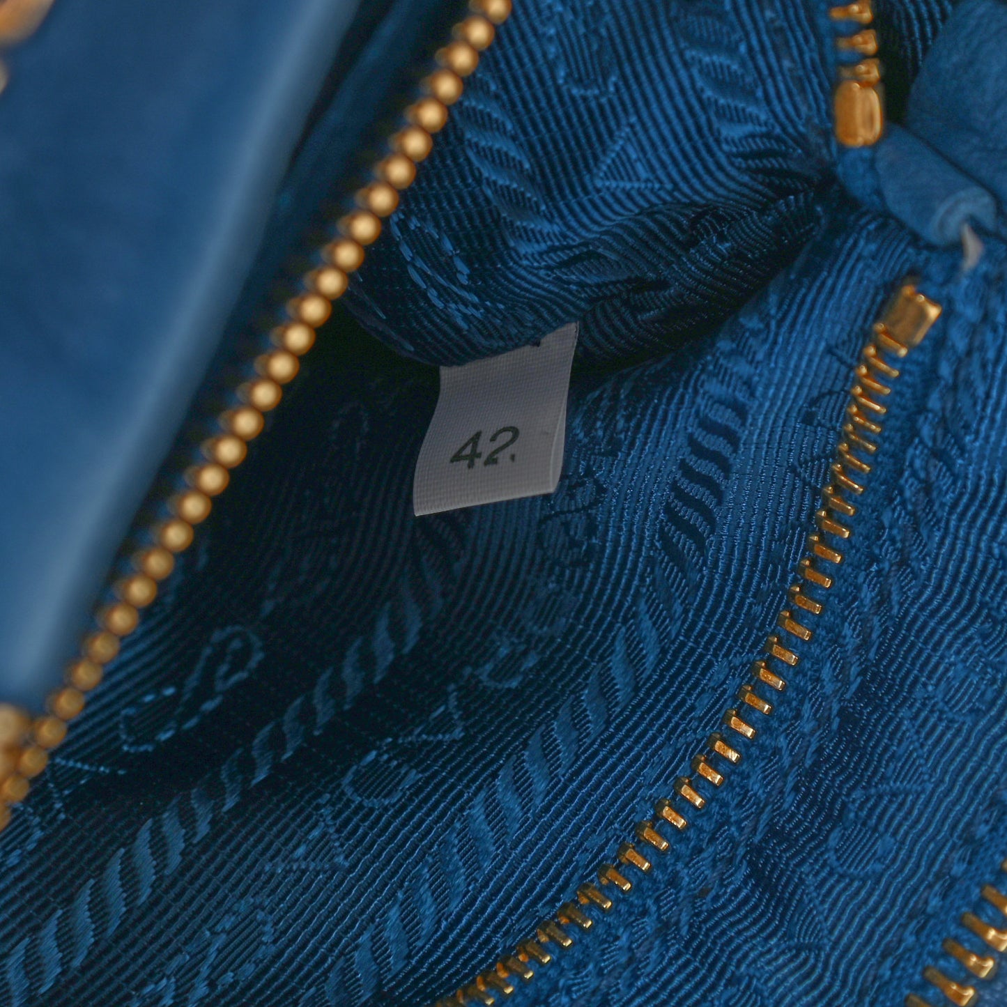 Vitello Daino Wristlet Cobalto
