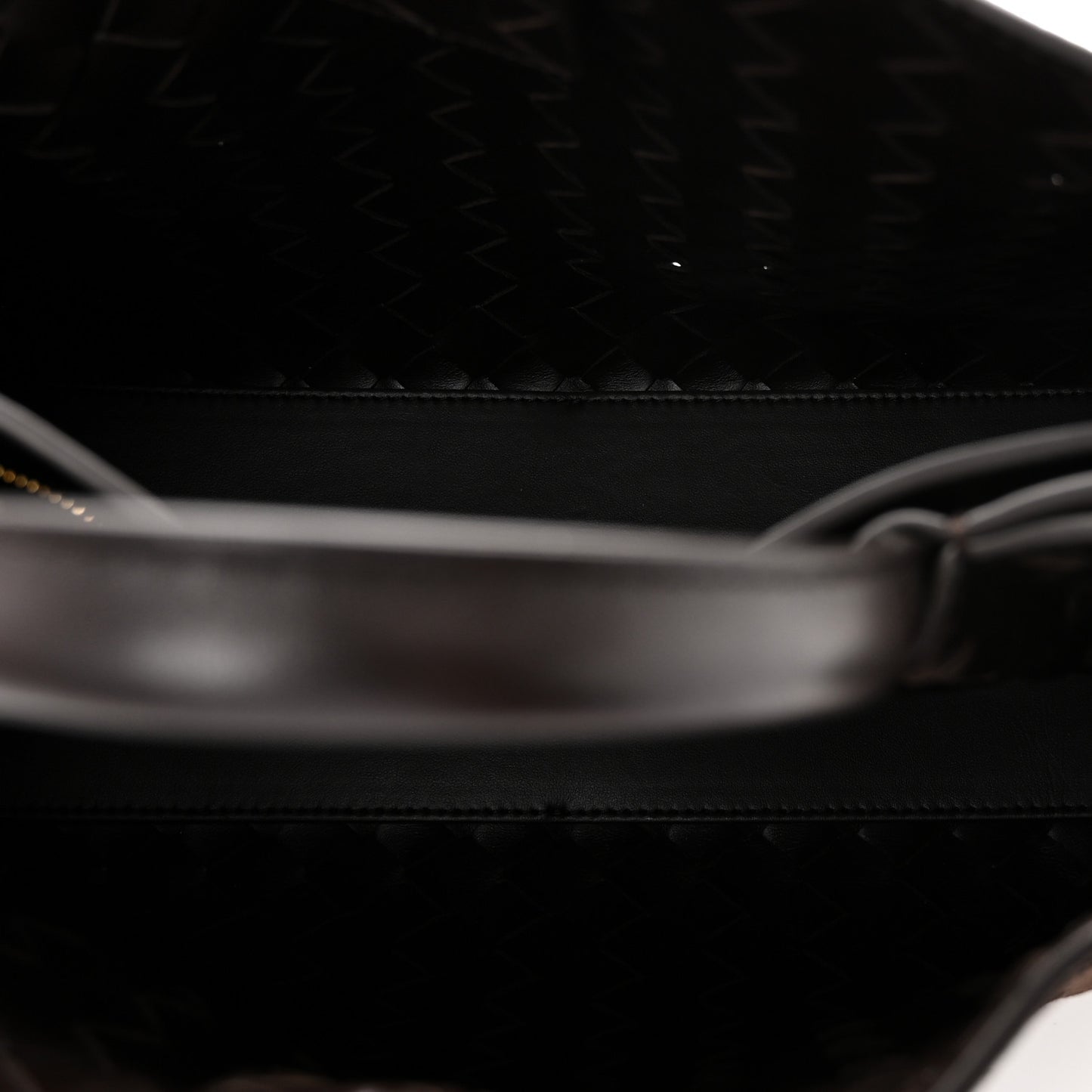 Suede Intrecciato Medium Andiamo Shoulder Bag Fondant