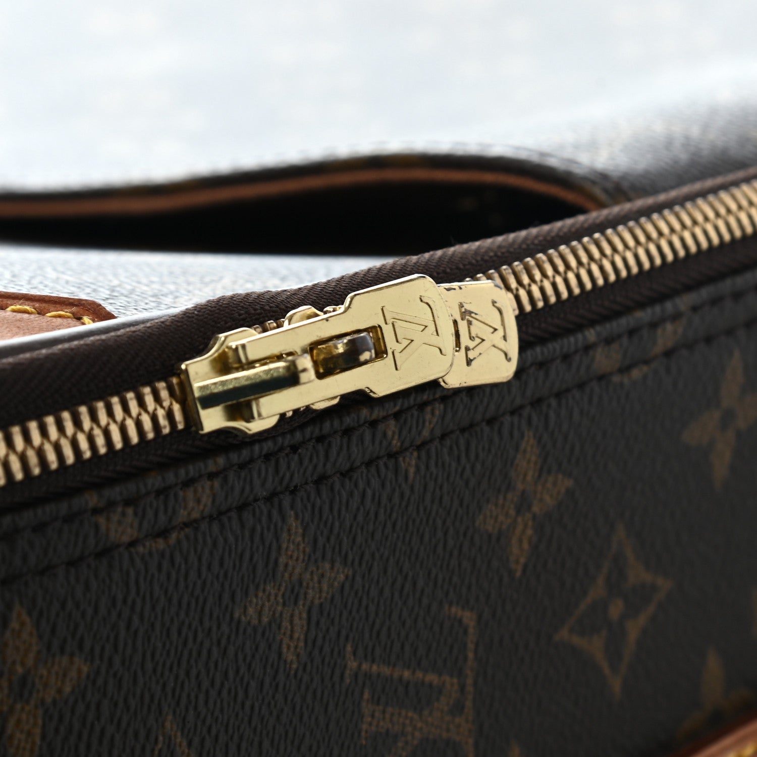 Louis Vuitton Monogram Pegase 55 17 of 22