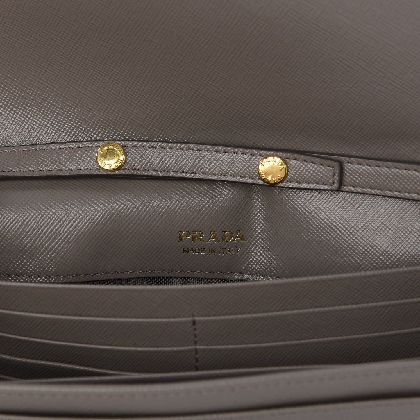 Saffiano Metal Oro Chain Wallet Argilla