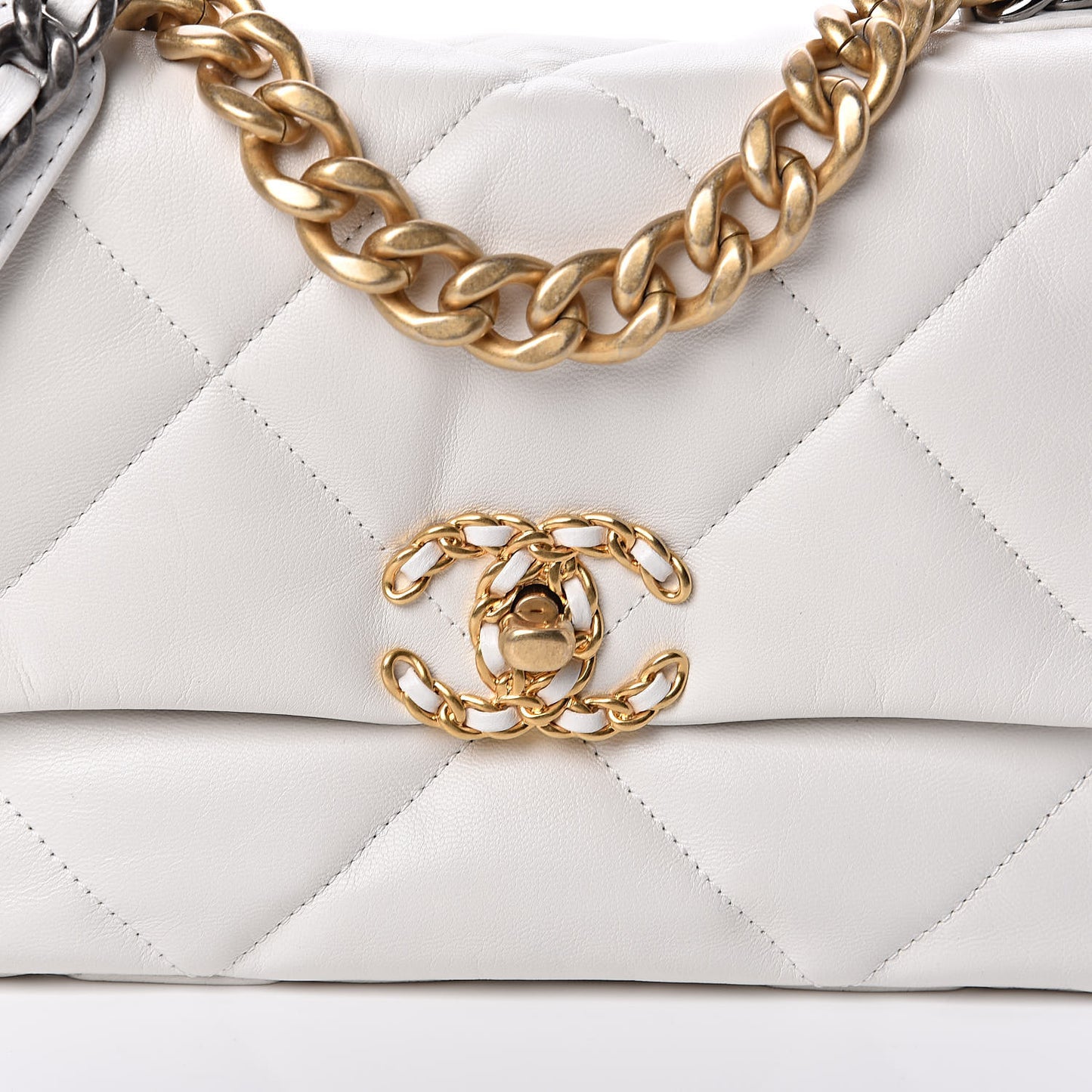 Lambskin Quilted Medium 19 Flap White