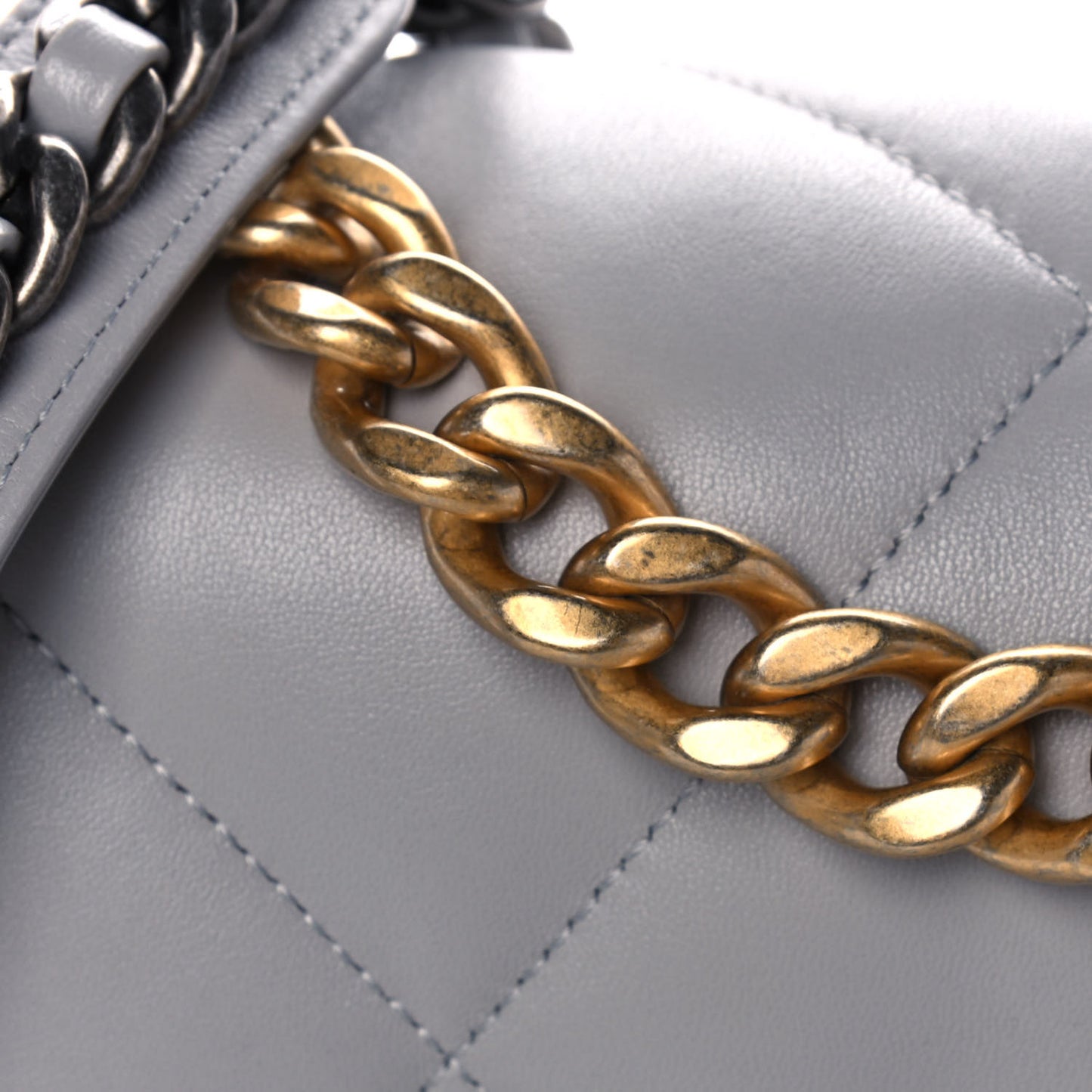 Lambskin Quilted Medium Chanel 19 Flap Grey