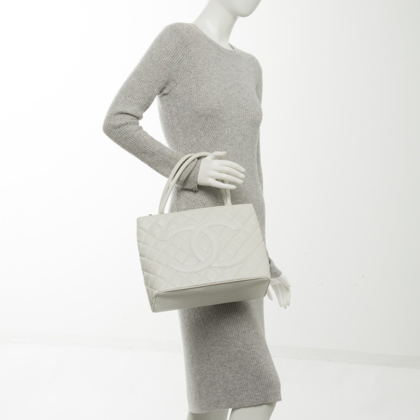 Caviar Quilted Medallion Tote White