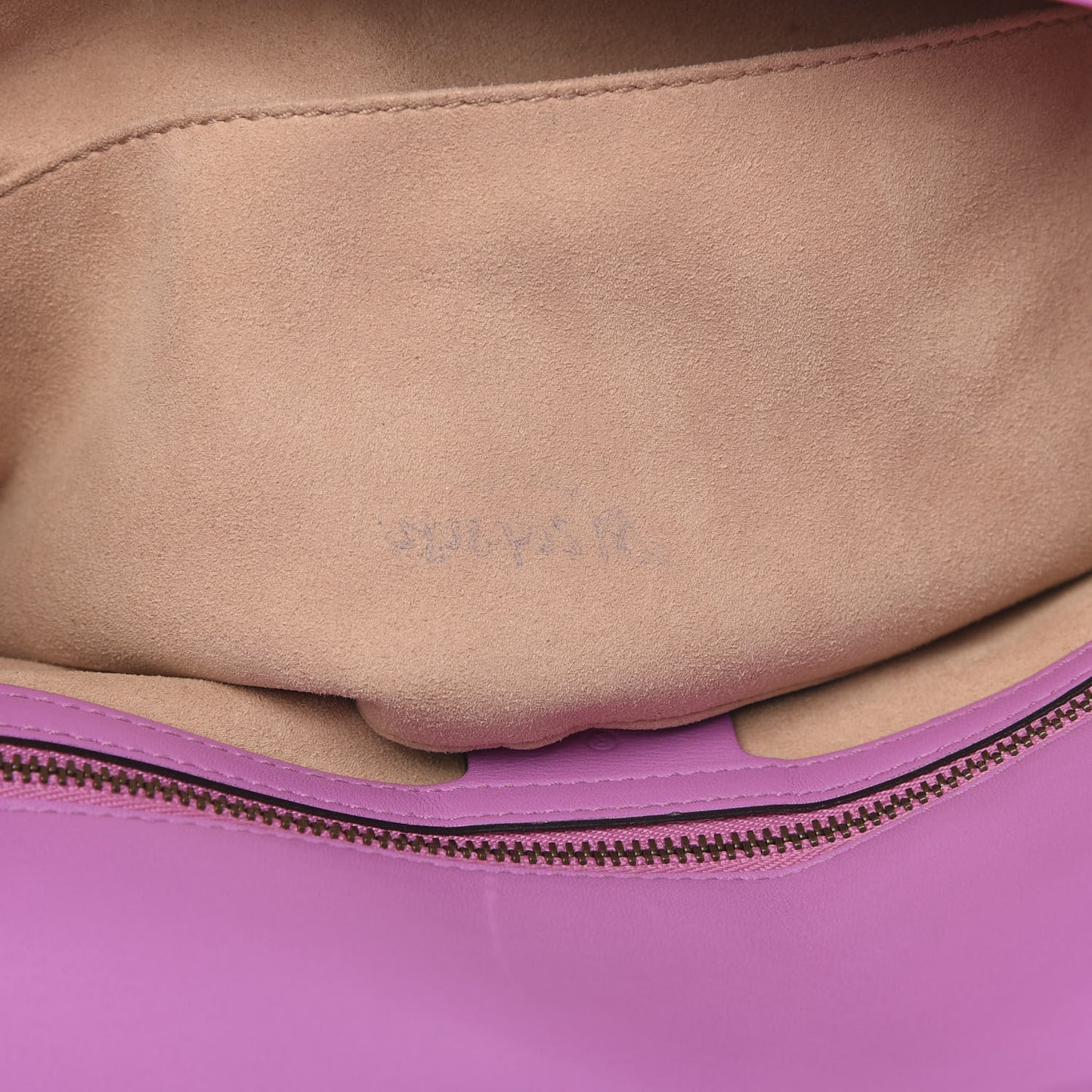 Calfskin Matelasse Medium GG Marmont Shoulder Bag Candy Mousse
