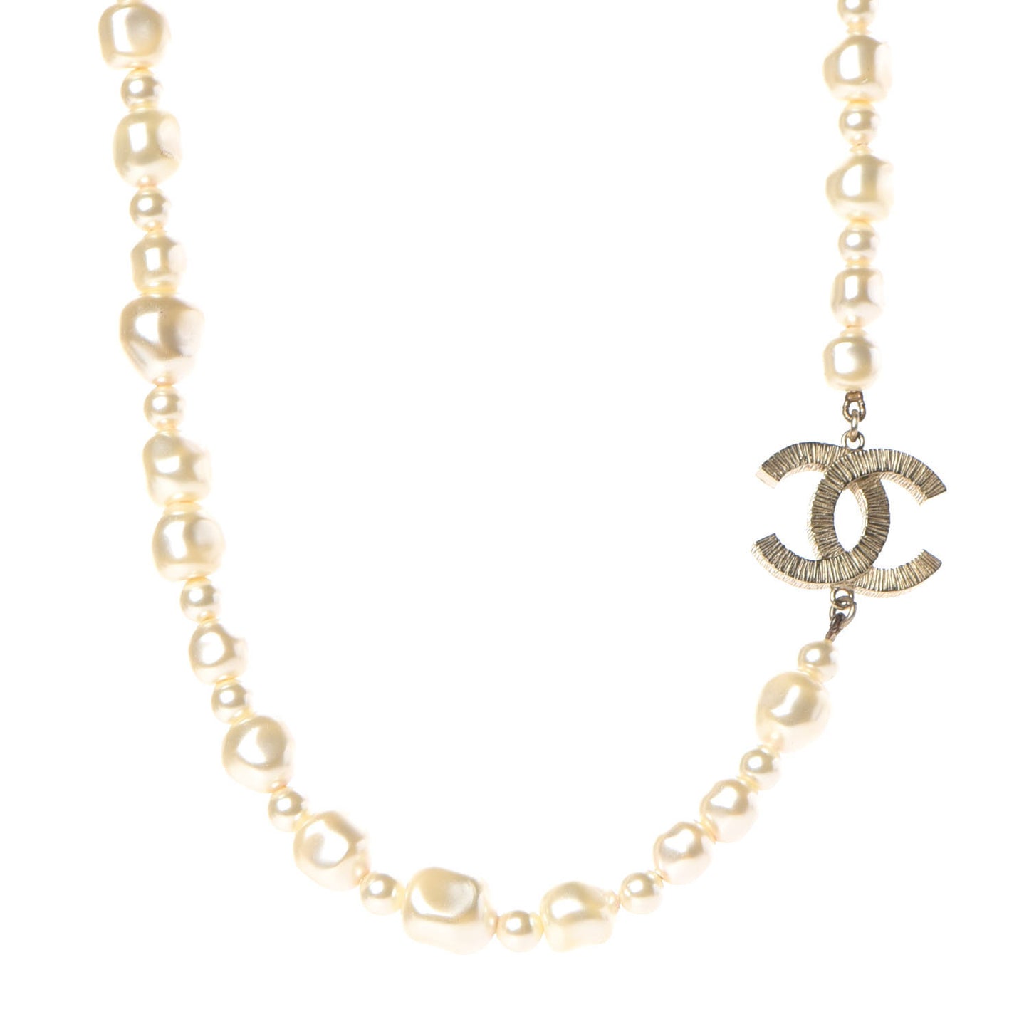 Graduated Pearl CC Short Necklace Gold