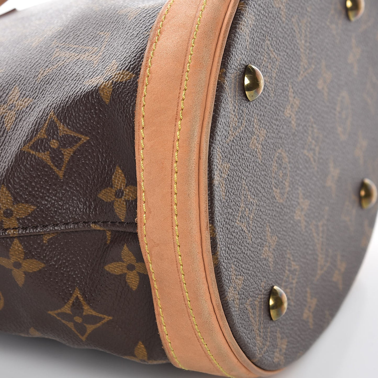 Monogram Petit Bucket 23