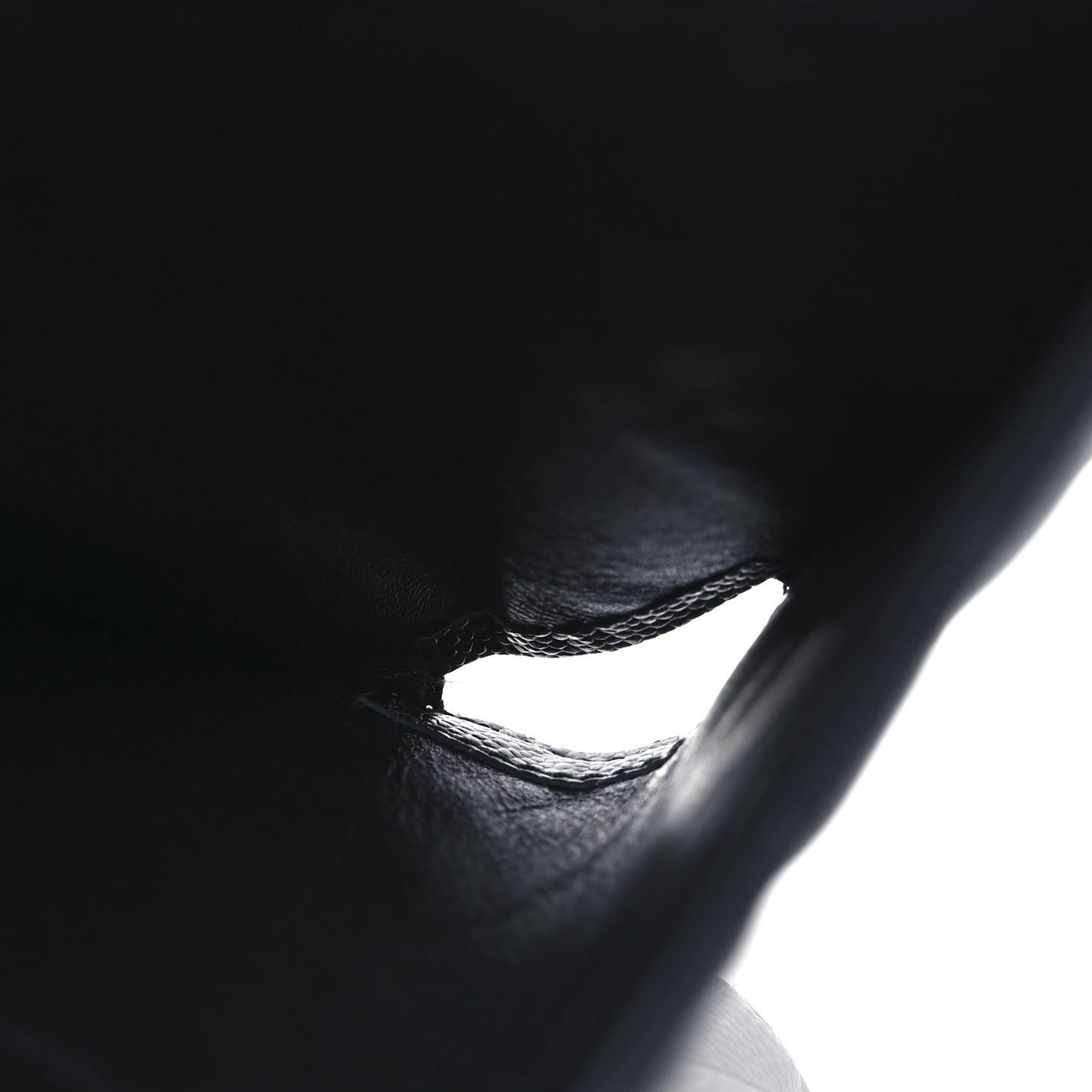 Grain De Poudre Matelasse Chevron Monogram Zipped Card Case Black