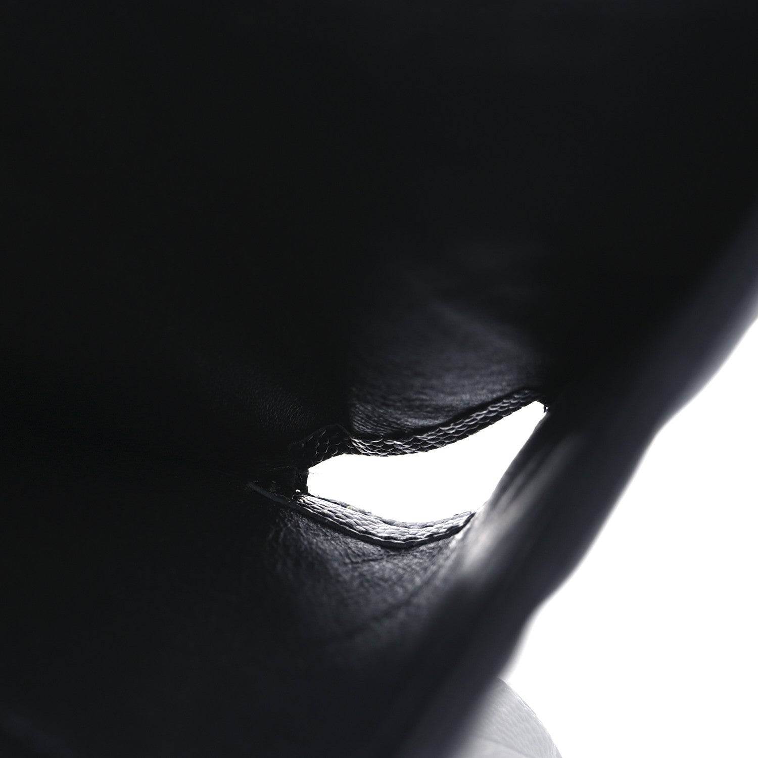 Saint Laurent Grain De Poudre Matelasse Chevron Monogram Zipped Card Case Black 6 of 9