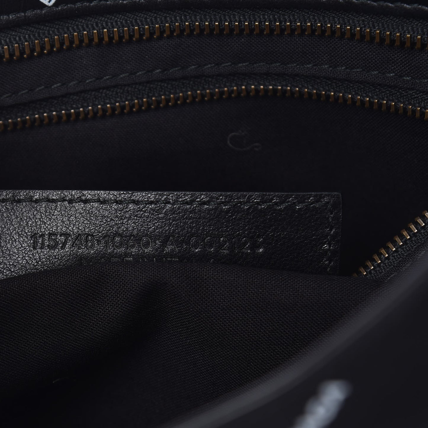 Veau Allover Logo Classic Hardware City Black White
