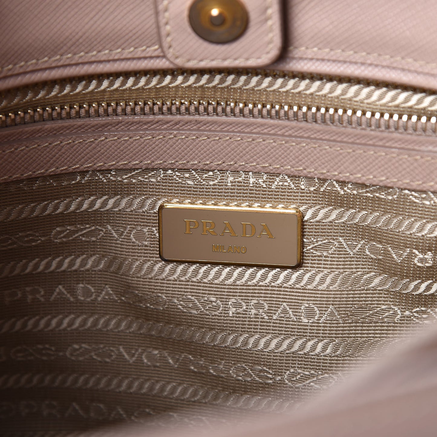 Saffiano Lux Medium Tote Cammeo