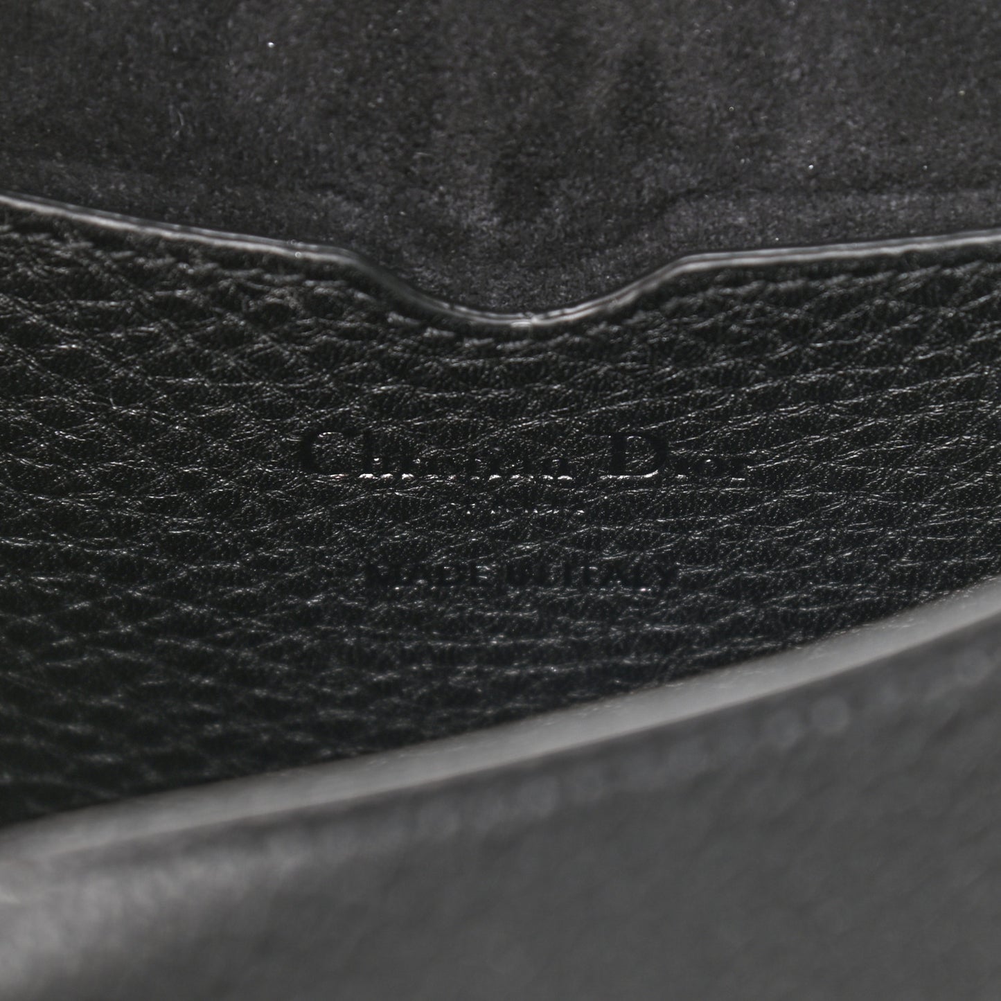 Grained Calfskin Medium Bobby Flap Black