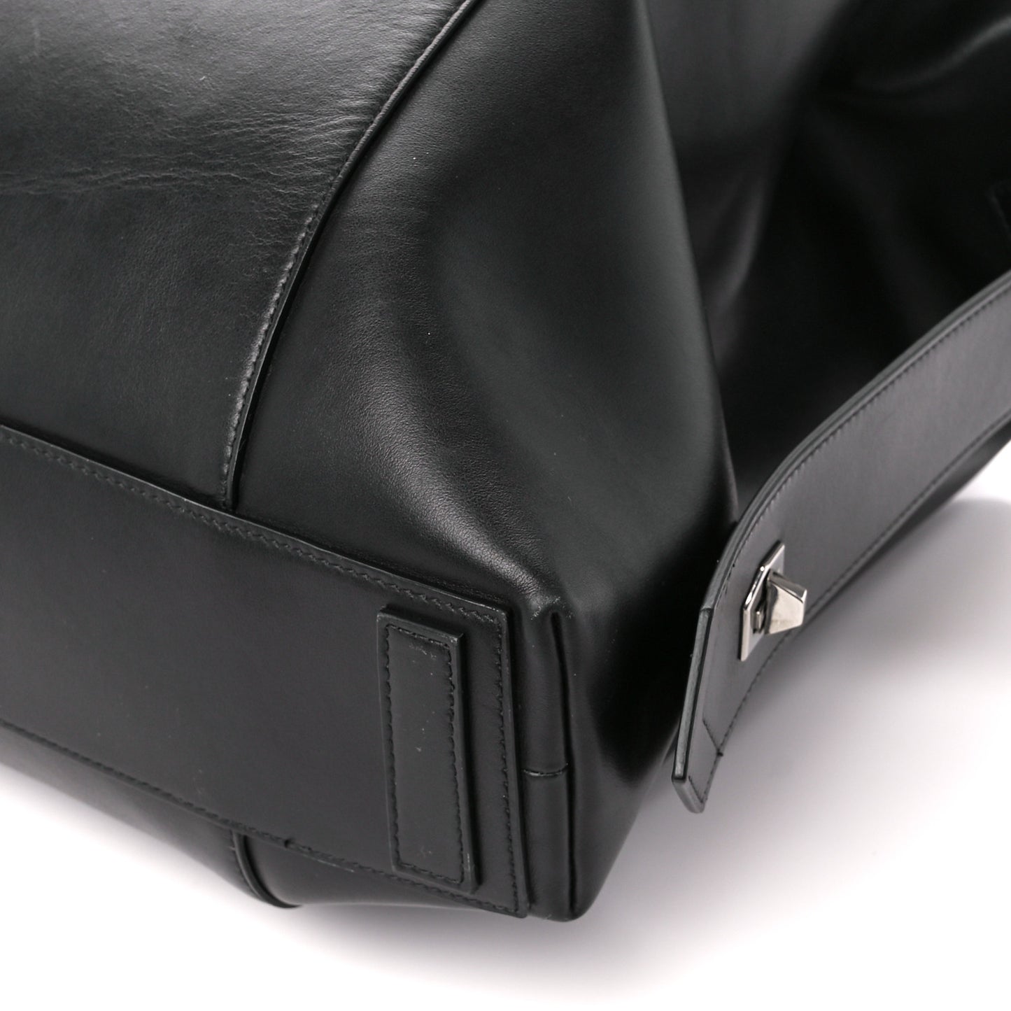 Smooth Calfskin Large Soft Antigona Black
