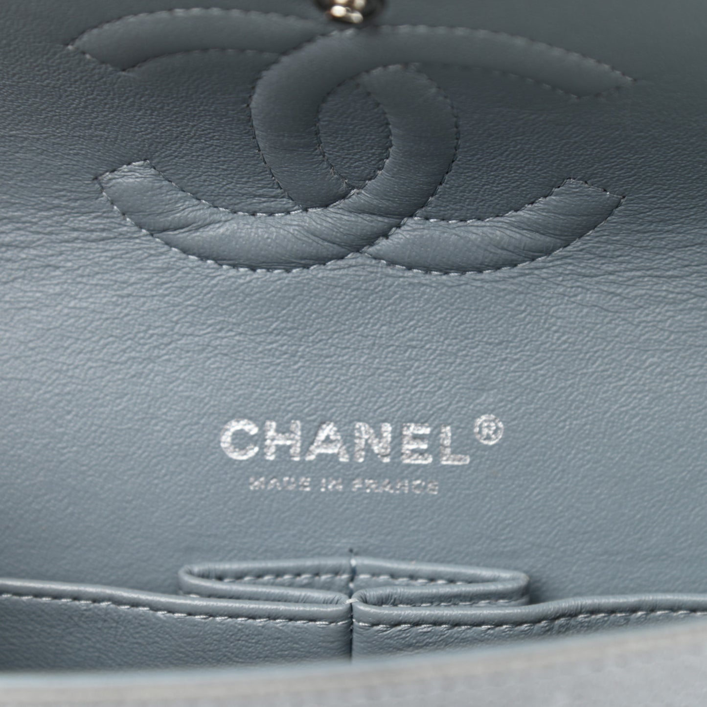 Iridescent Caviar Quilted Medium Double Flap Grey