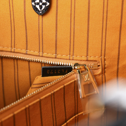 Louis Vuitton Monogram Giant Jungle Onthego GM Black 7 of 10