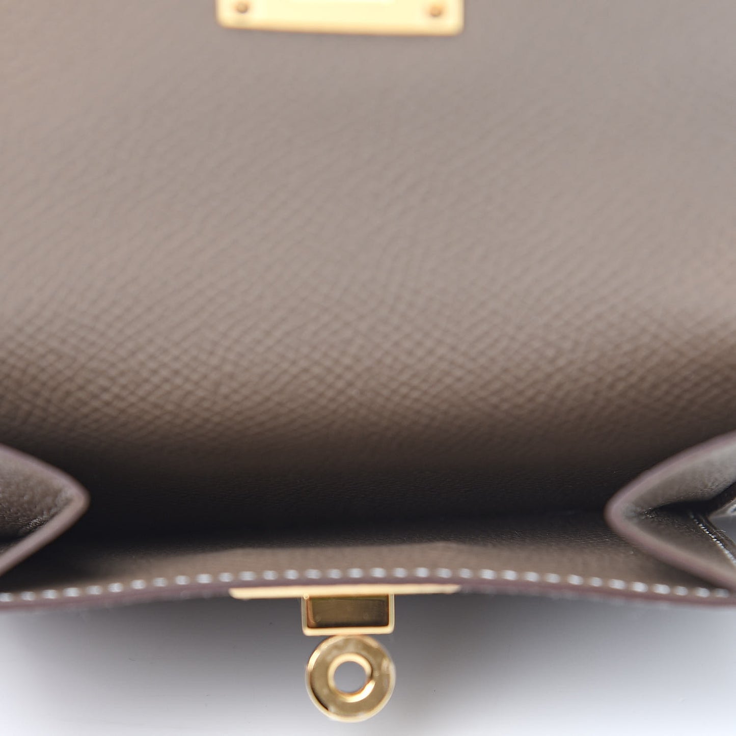 Epsom Kelly Pocket Compact Wallet Etoupe