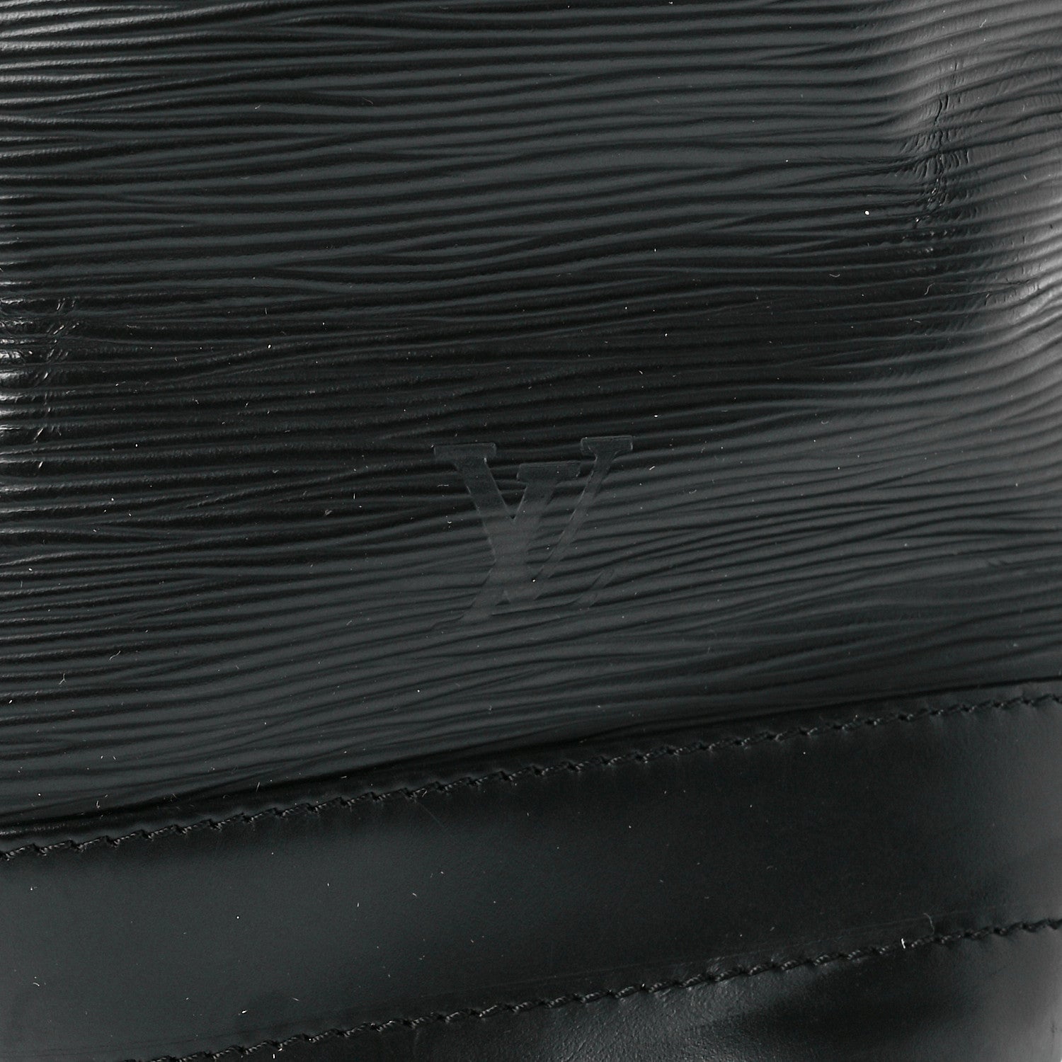 Louis Vuitton Epi Noe Black 7 of 12