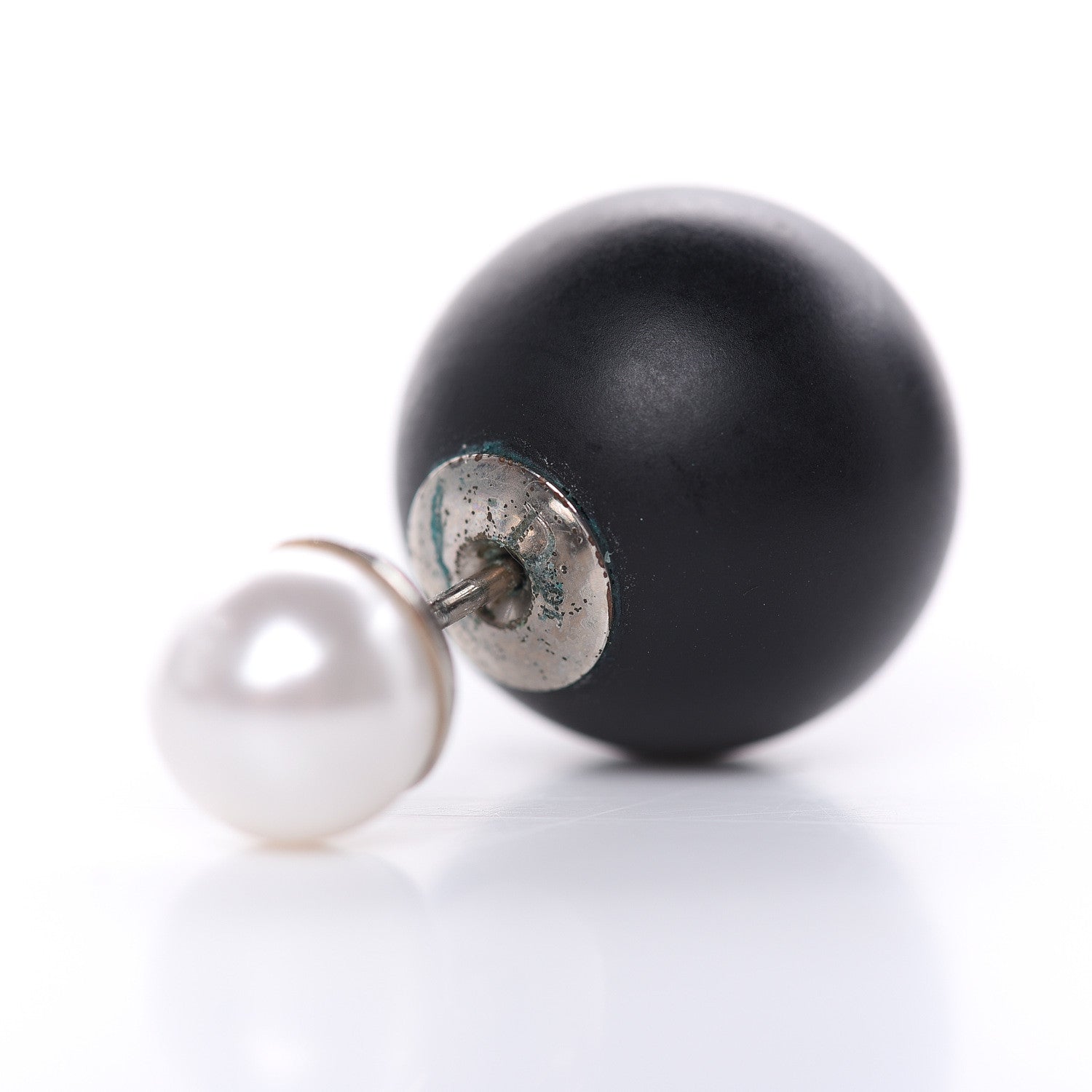 Christian Dior Mise En Dior Tribal Earrings Matte Black Pearl 4 of 5