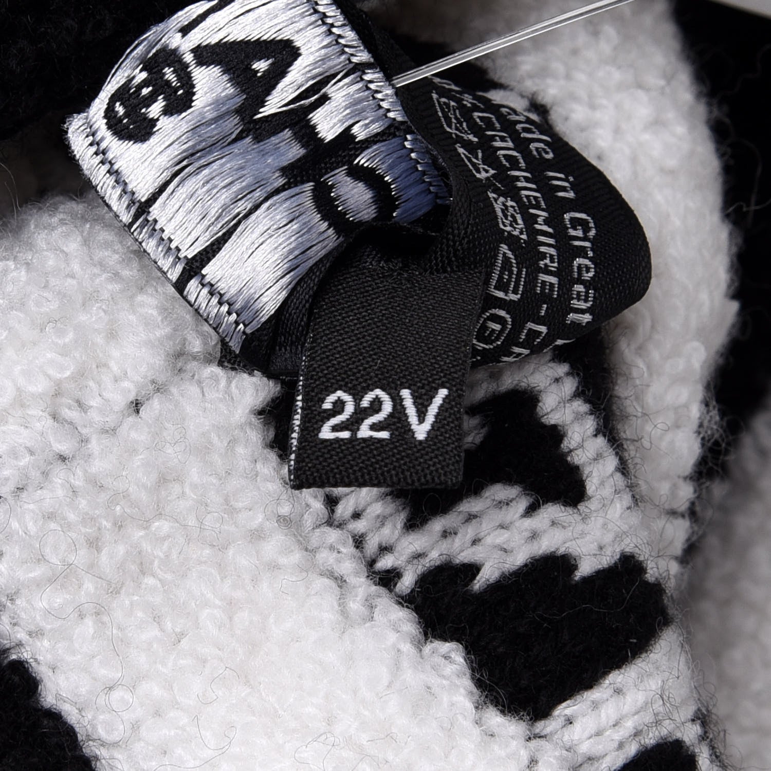 Chanel Cashmere CC Beanie Hat Ecru Black 7 of 7