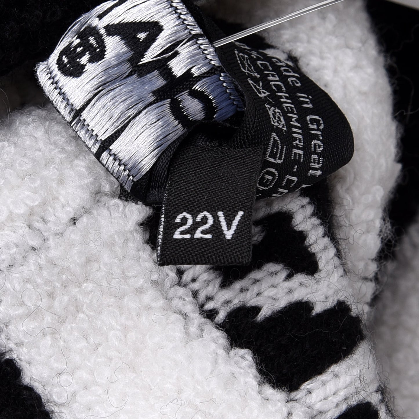 Cashmere CC Beanie Hat Ecru Black