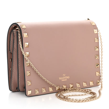 Valentino Garavani Vitello Rockstud Wallet on Chain Poudre 3 of 10