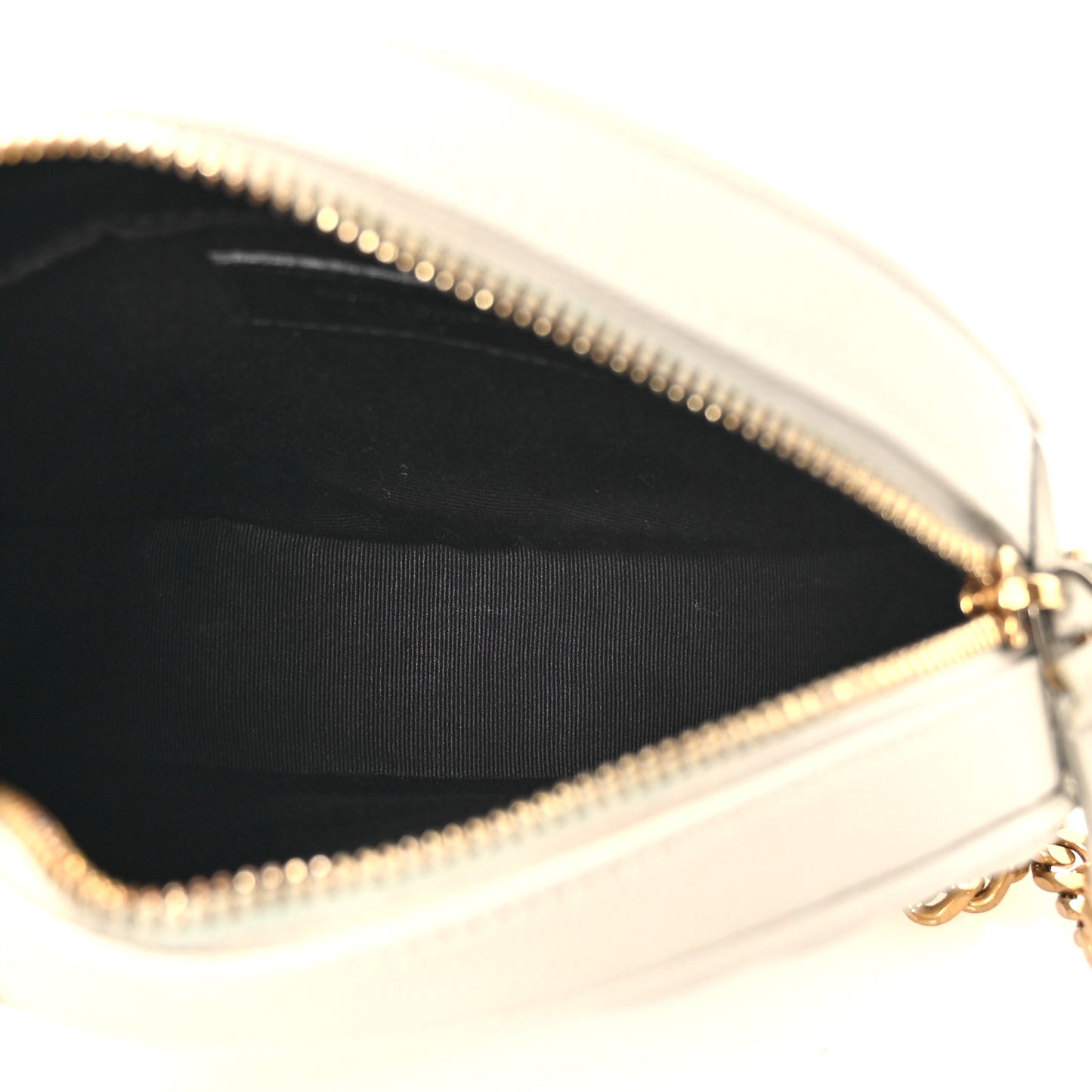 Grain De Poudre Matelasse Chevron Quilted Round Vinyle Camera Bag Crema Soft