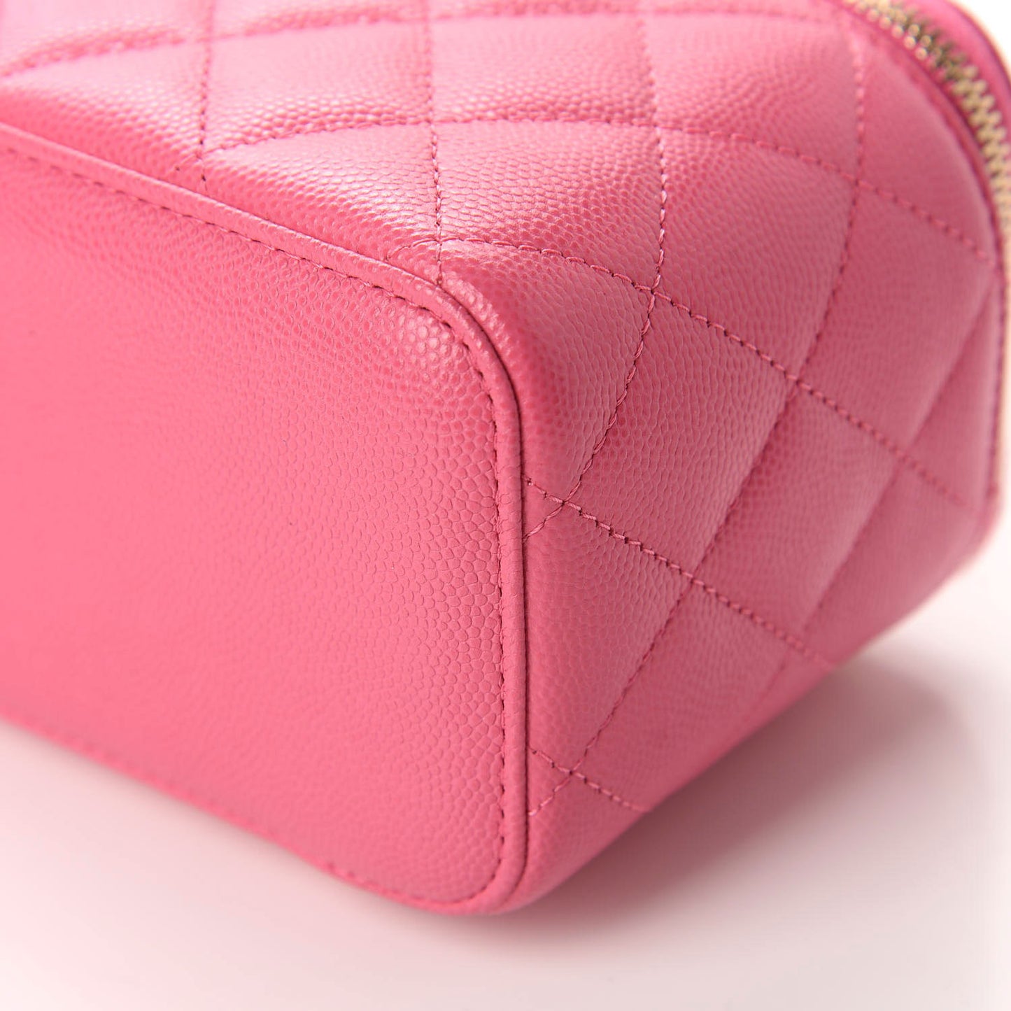 Caviar Quilted Small Vanity Case With Chain Pink