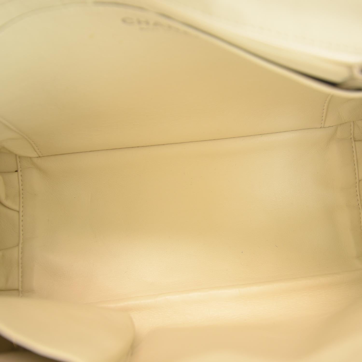 Chanel Leather Diagonal Ligne Flap 8 of 9