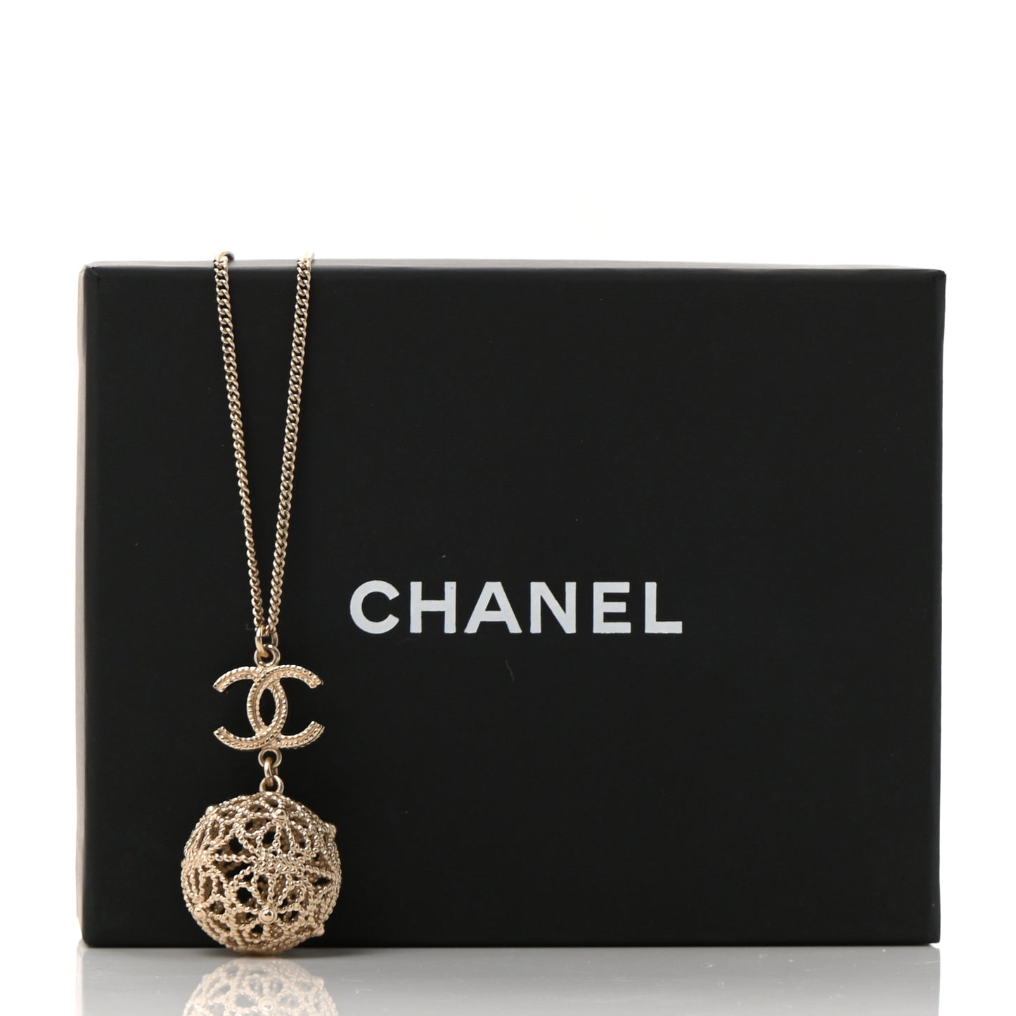 Metal CC Drop Necklace Gold