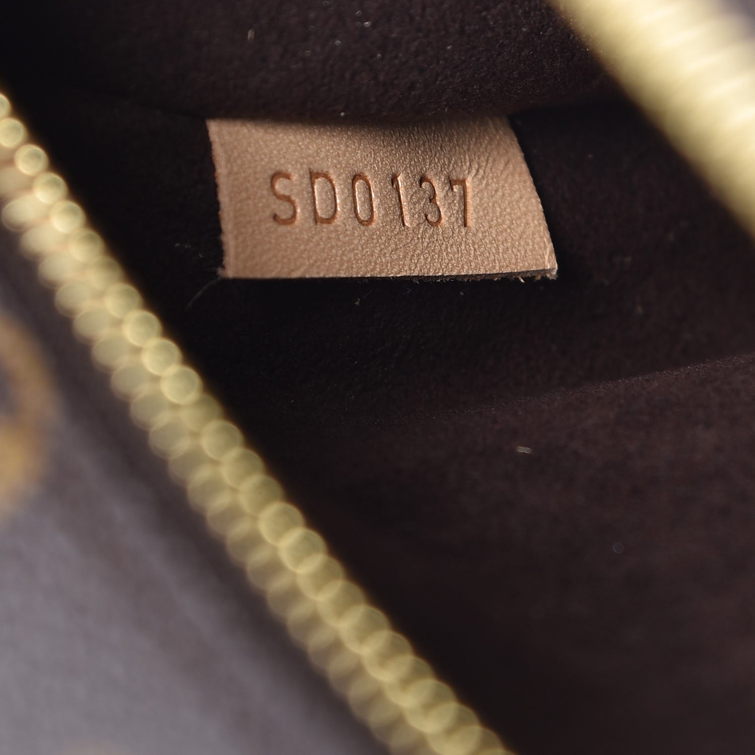 Louis Vuitton Monogram Pochette Metis 8 of 8