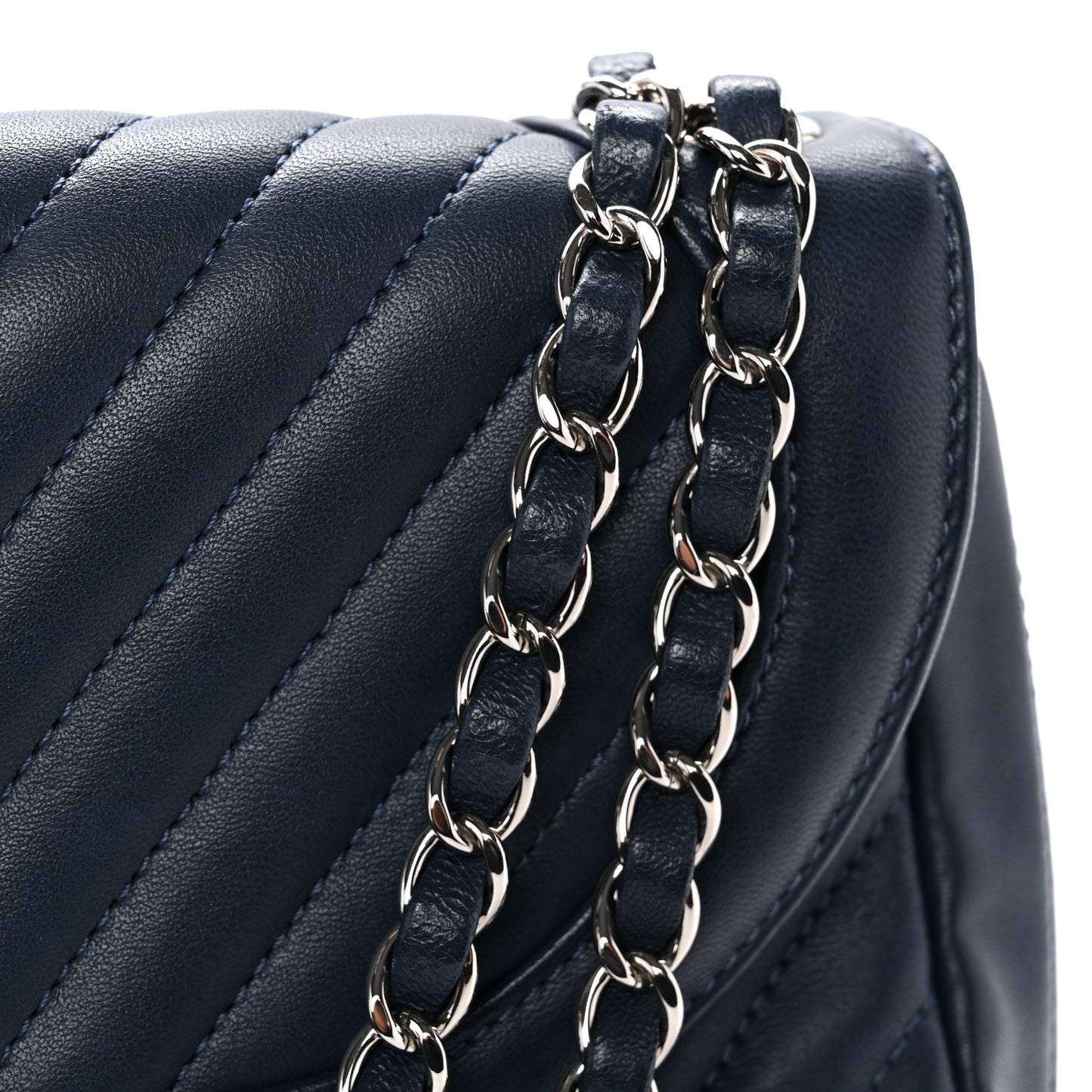 Lambskin Chevron Medium Single Flap Navy