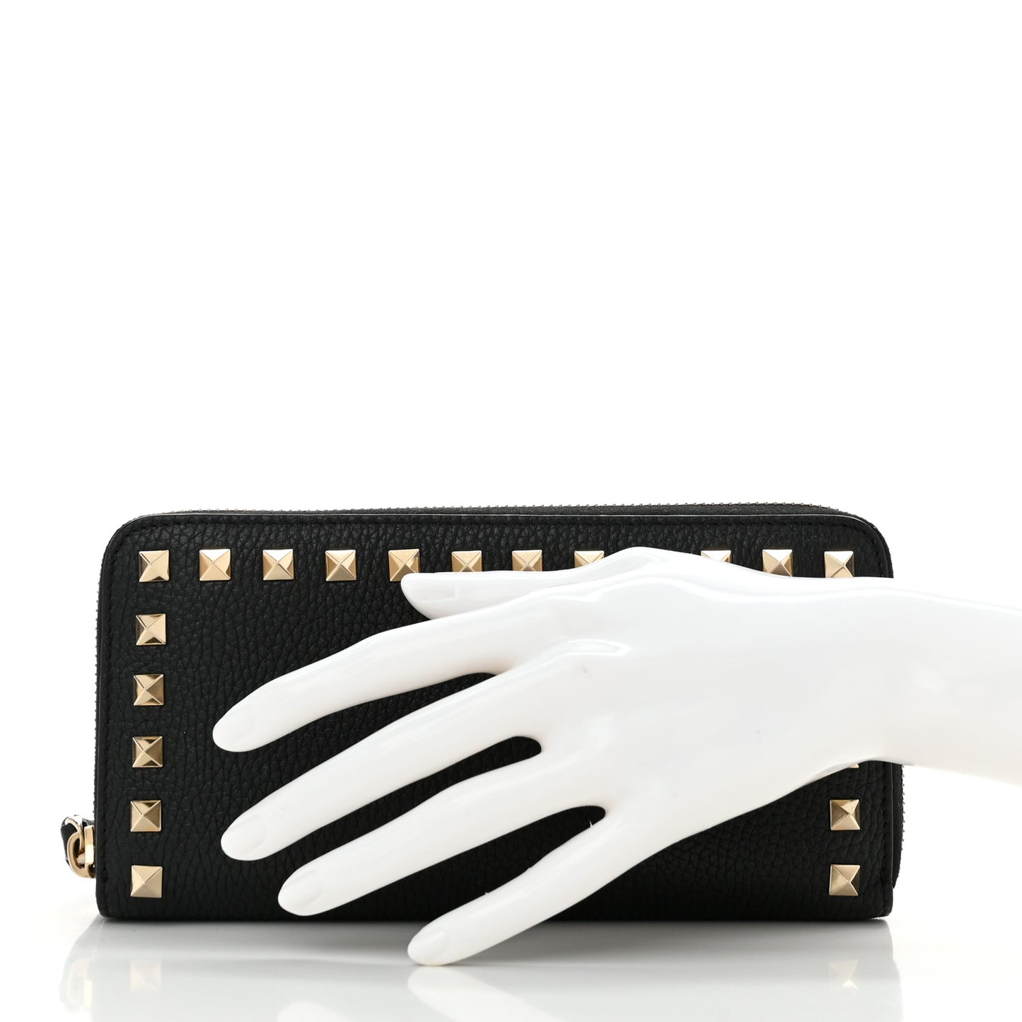 Pebbled Calfskin Rockstud Zip Around Wallet Black