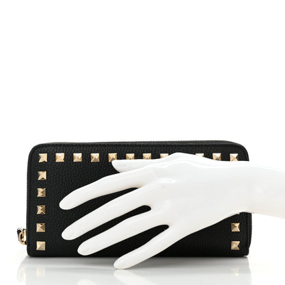 Valentino Garavani Pebbled Calfskin Rockstud Zip Around Wallet Black 2 of 7