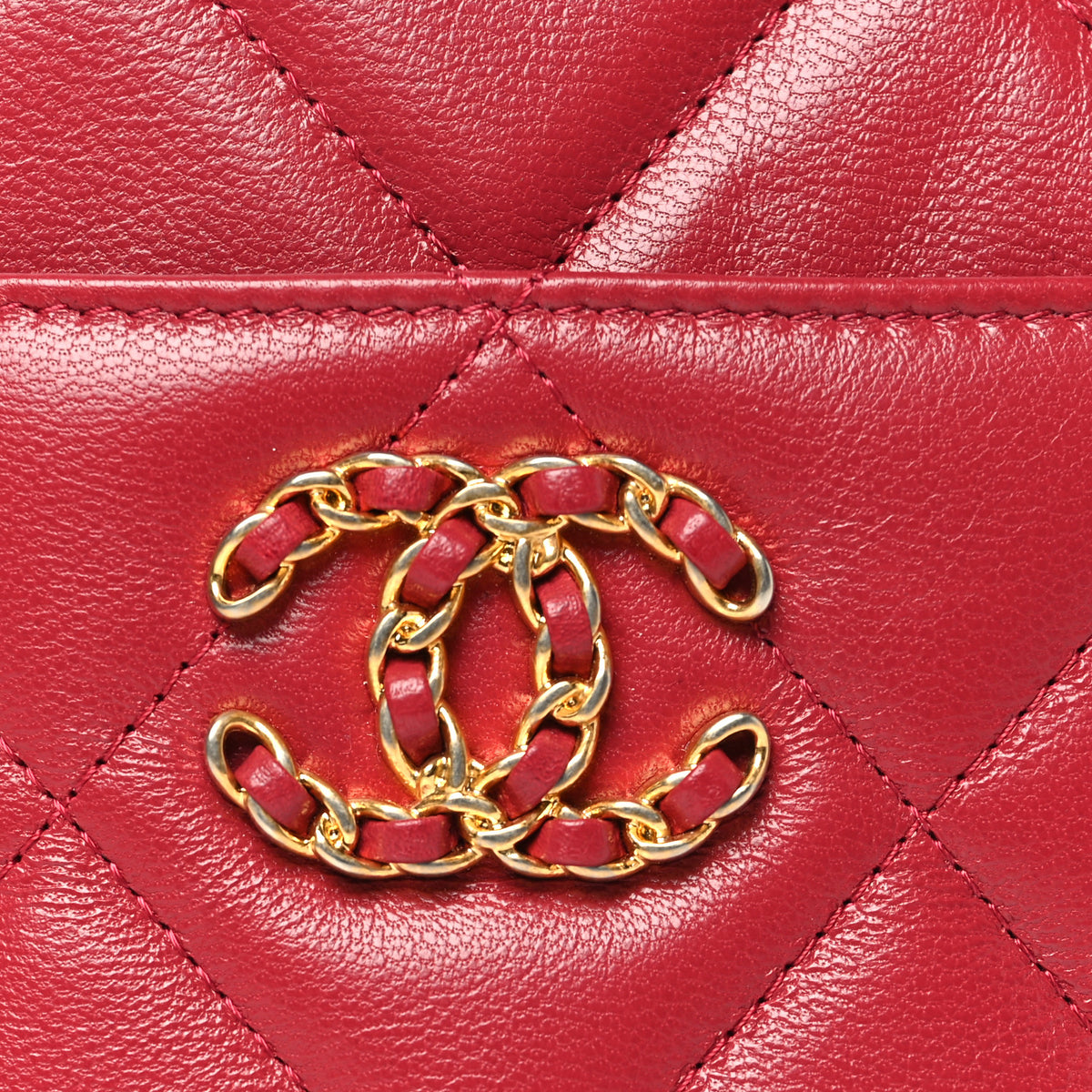 Lambskin Quilted Chanel 19 Phone and Card Holder Red