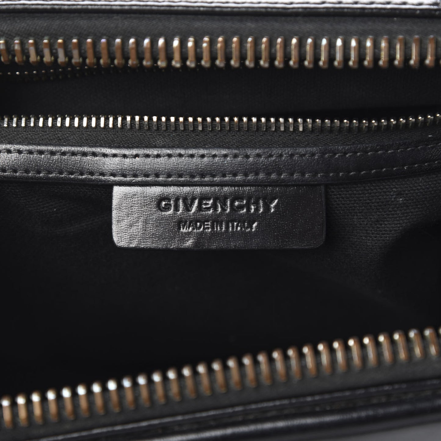 Shiny Lord Calfskin Medium Antigona Black