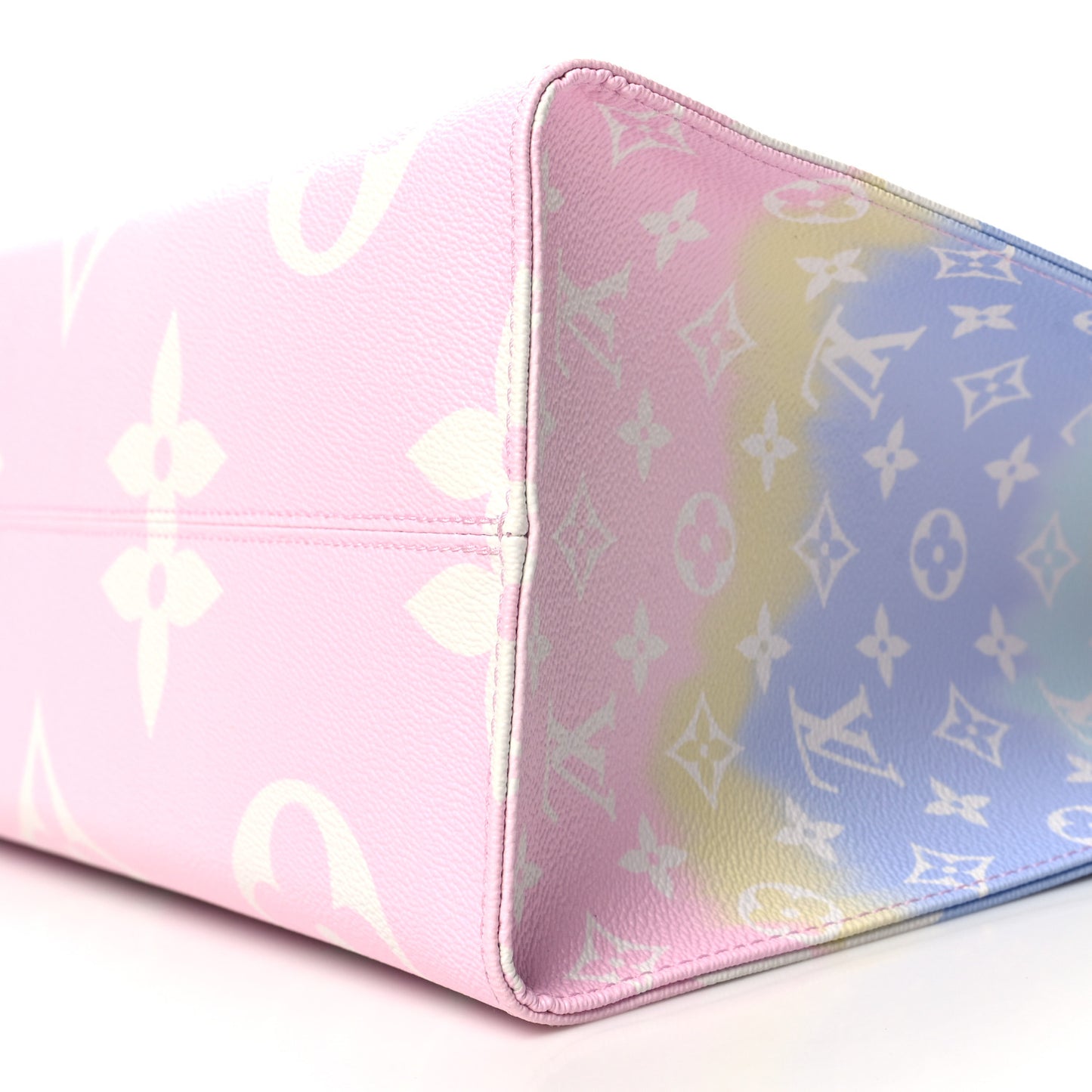 Monogram Escale Onthego GM Pastel
