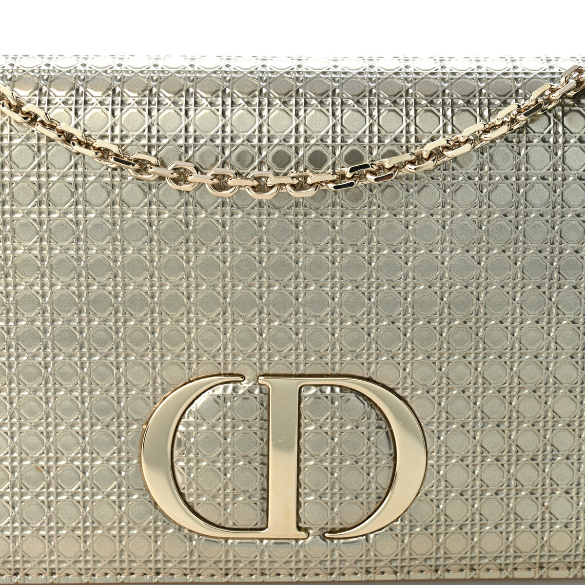 Metallic Patent Micro-Cannage 30 Montaigne 2 in 1 Pouch Gold