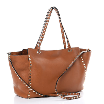 Valentino Garavani Pebbled Calfskin Medium Rockstud Tote Light Cuir 2 of 8
