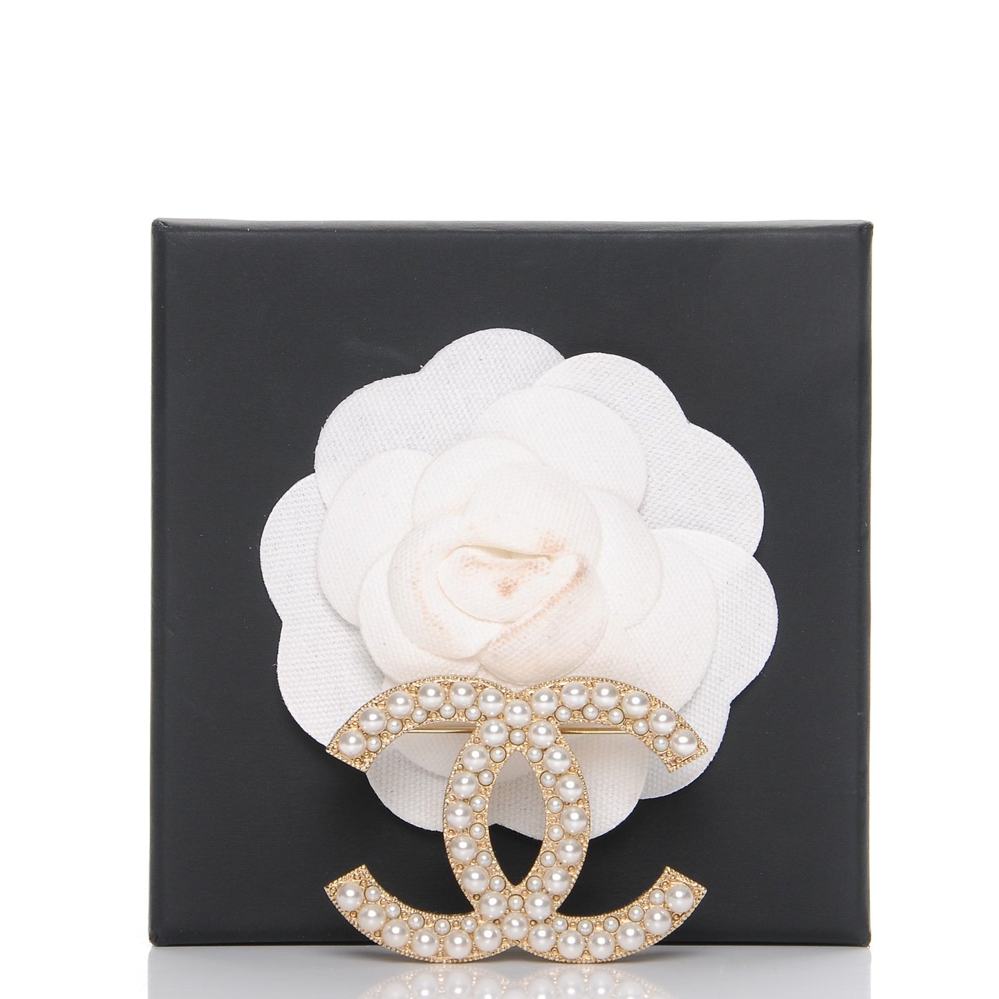 Pearl CC Brooch Light Gold